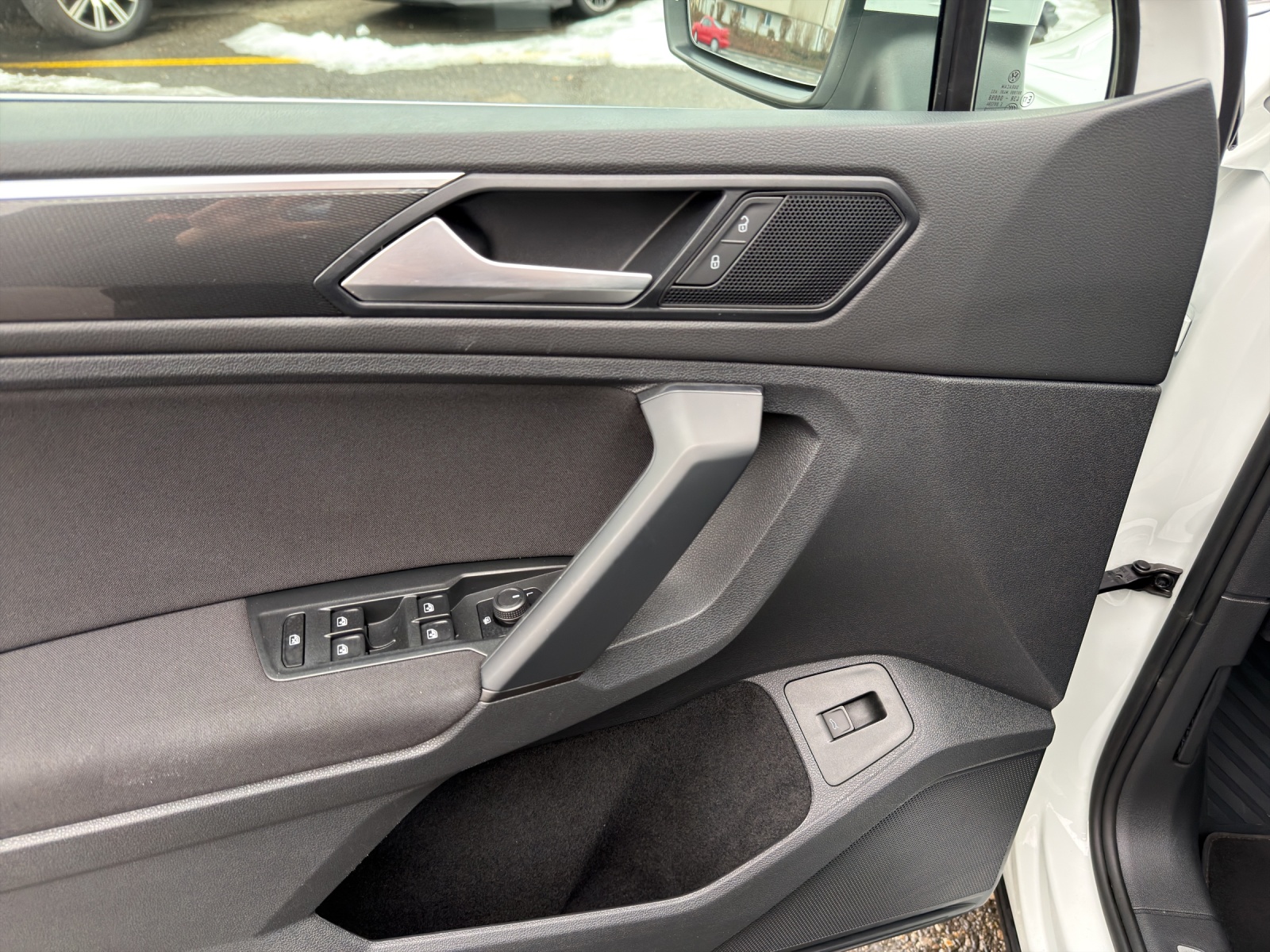 VW Tiguan 2.0 TDI SCR Comfortline 4Motion DSG-image-19