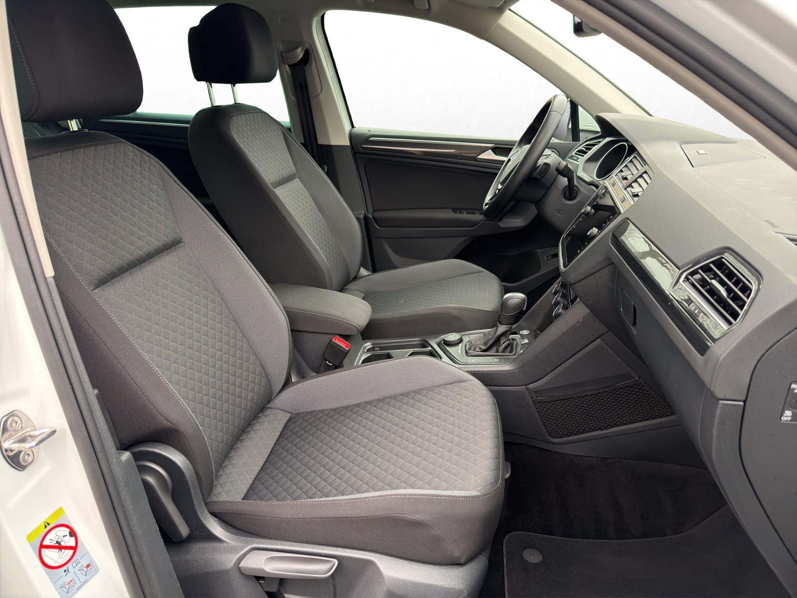 VW Tiguan 2.0 TDI SCR Comfortline 4Motion DSG-image-13