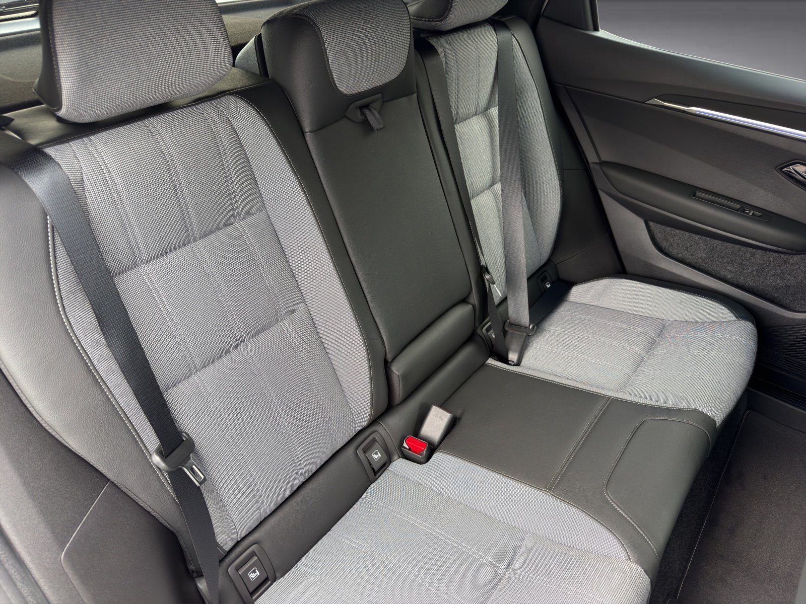 MITSUBISHI Eclipse Cross Intense+-image-14