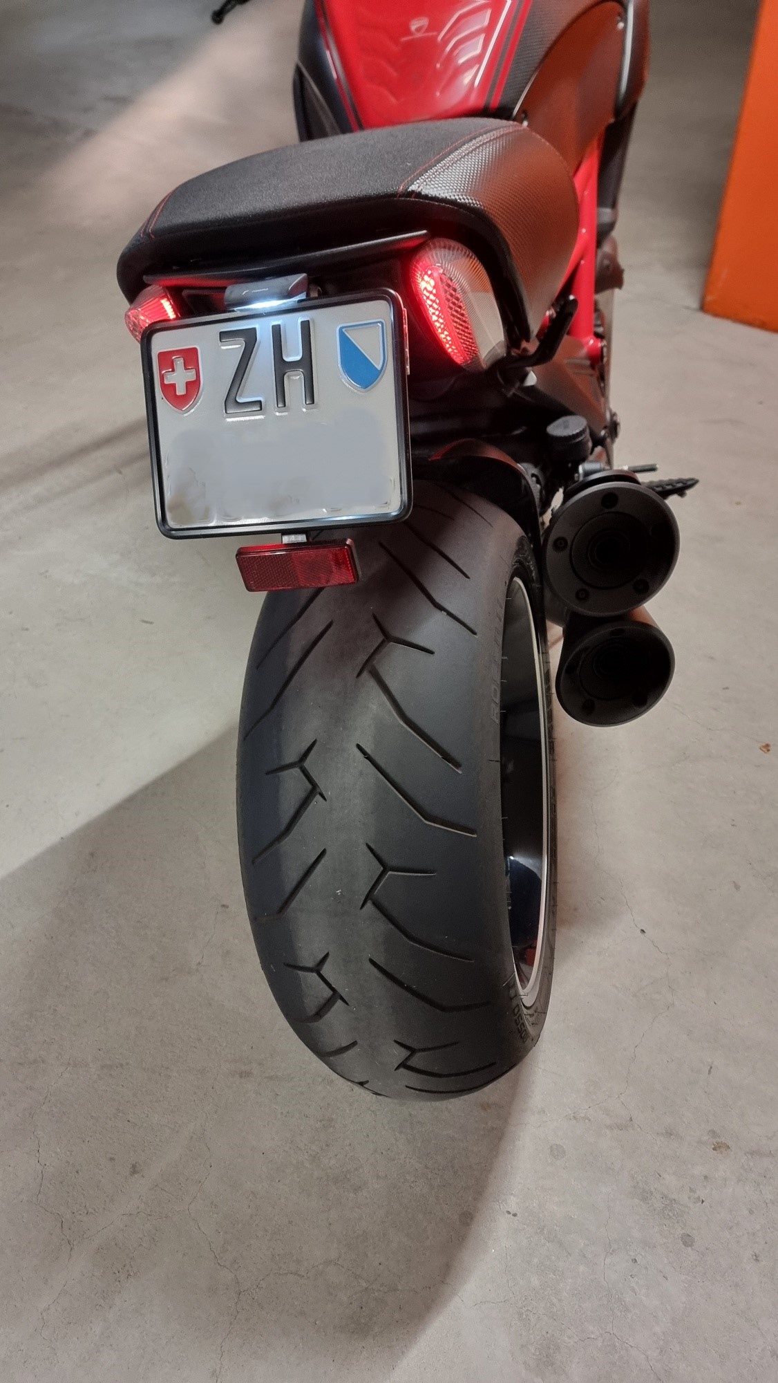 DUCATI Diavel 1200 Carbon-image-6