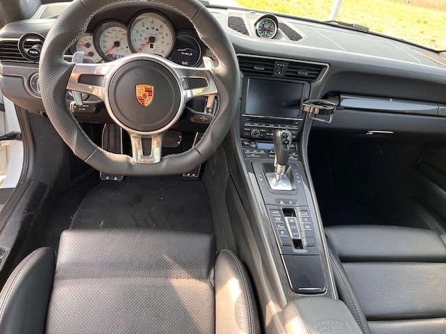 PORSCHE 911 Turbo S PDK-image-9