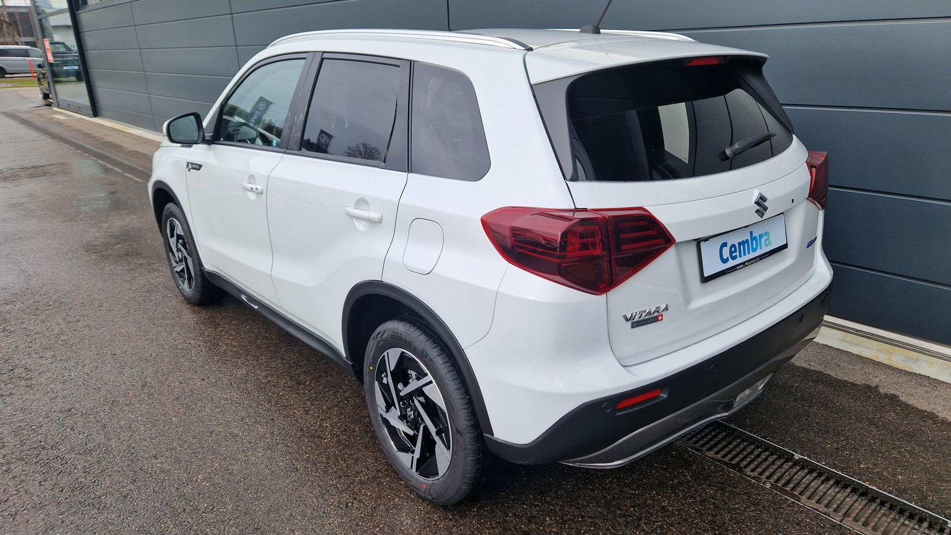 SUZUKI Vitara 1.4 T Sakura Top Hybrid 4x4-image-1