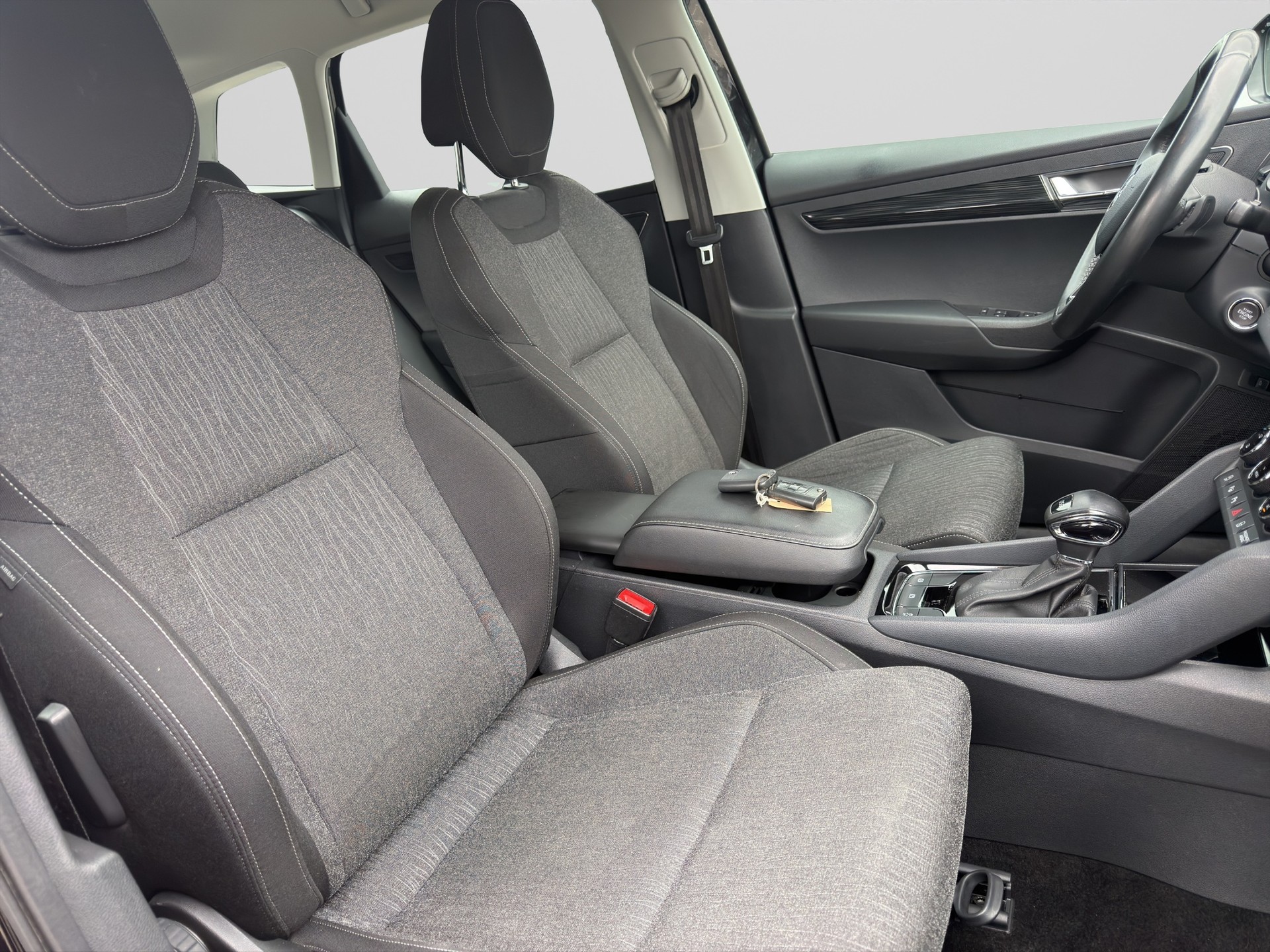 SKODA Karoq 1.5 TSI ACT Style DSG-image-14