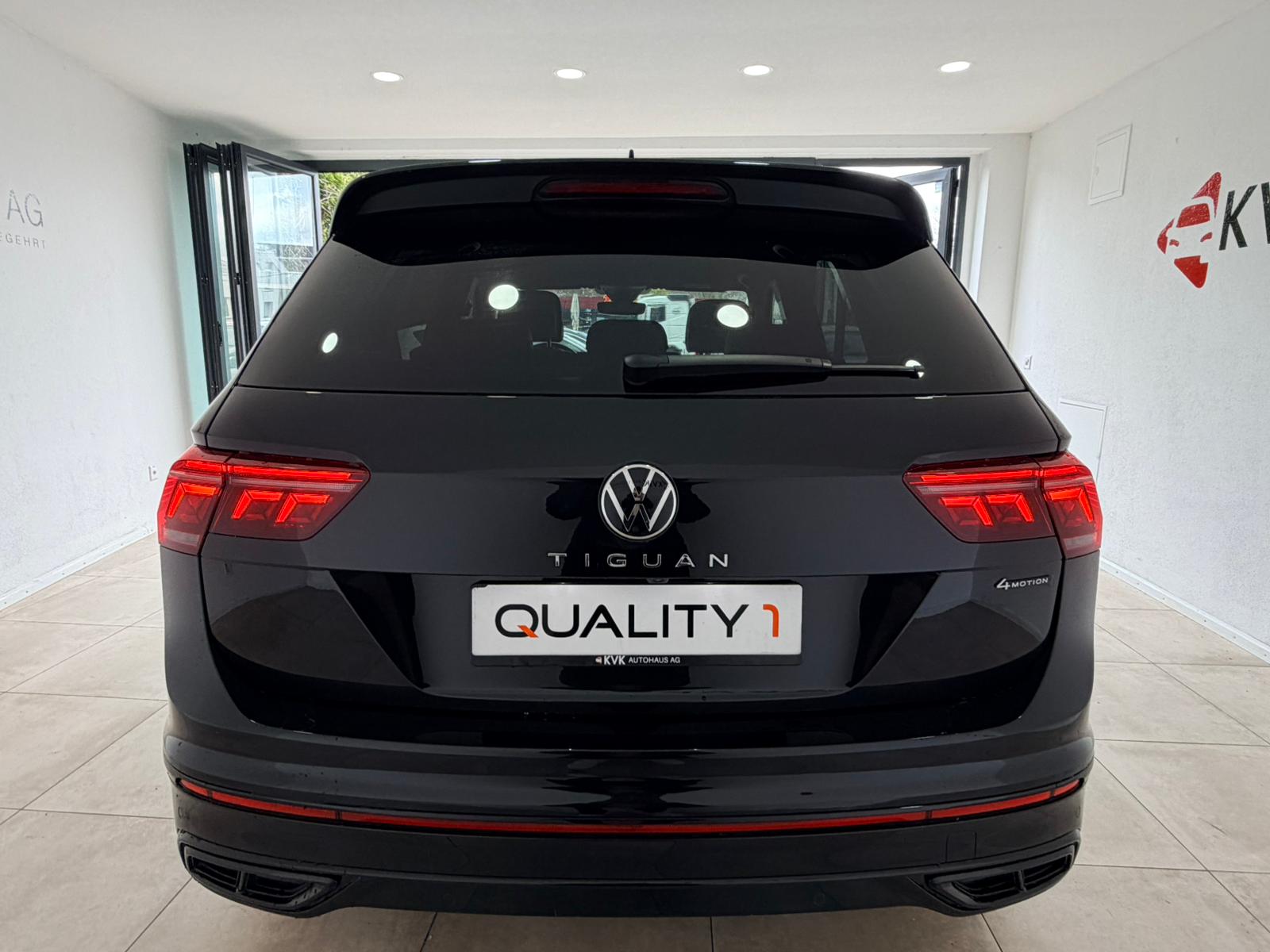 VW Tiguan 2.0 TDI SCR R-Line 4Motion DSG*Black Style*-image-6