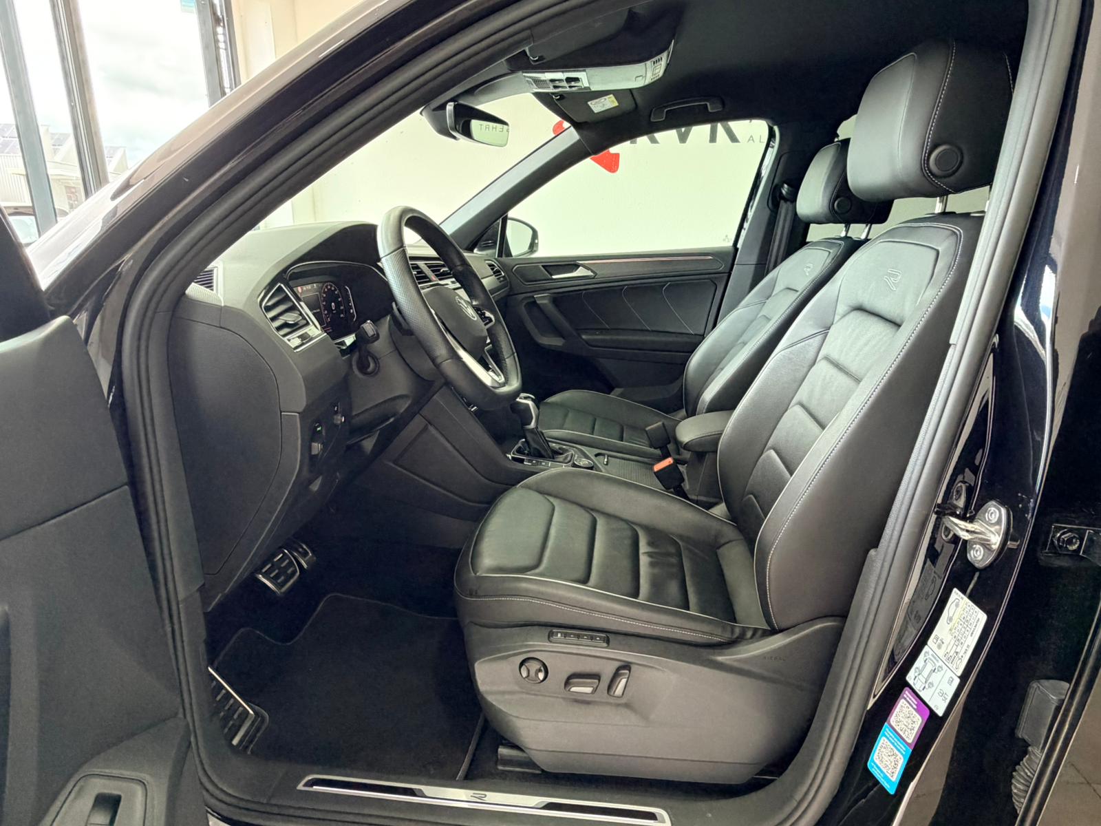 VW Tiguan 2.0 TDI SCR R-Line 4Motion DSG*Black Style*-image-10