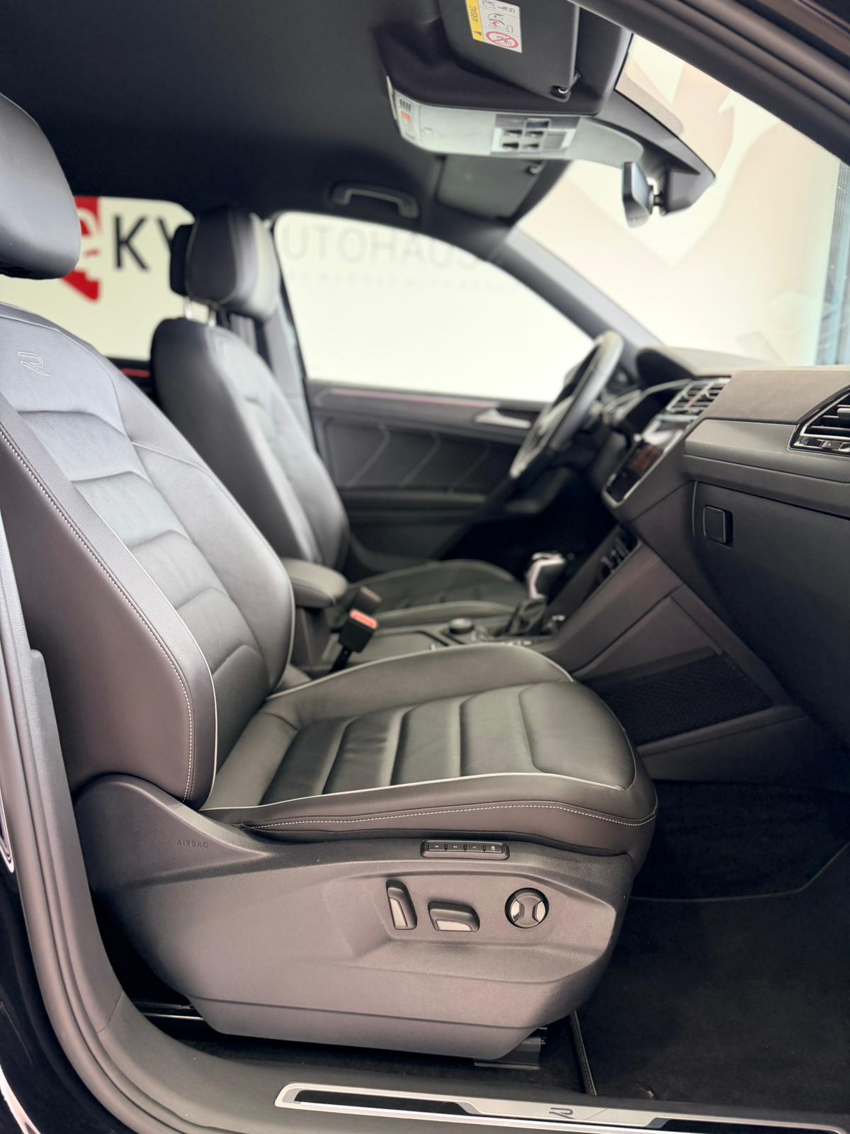 VW Tiguan 2.0 TDI SCR R-Line 4Motion DSG*Black Style*-image-11