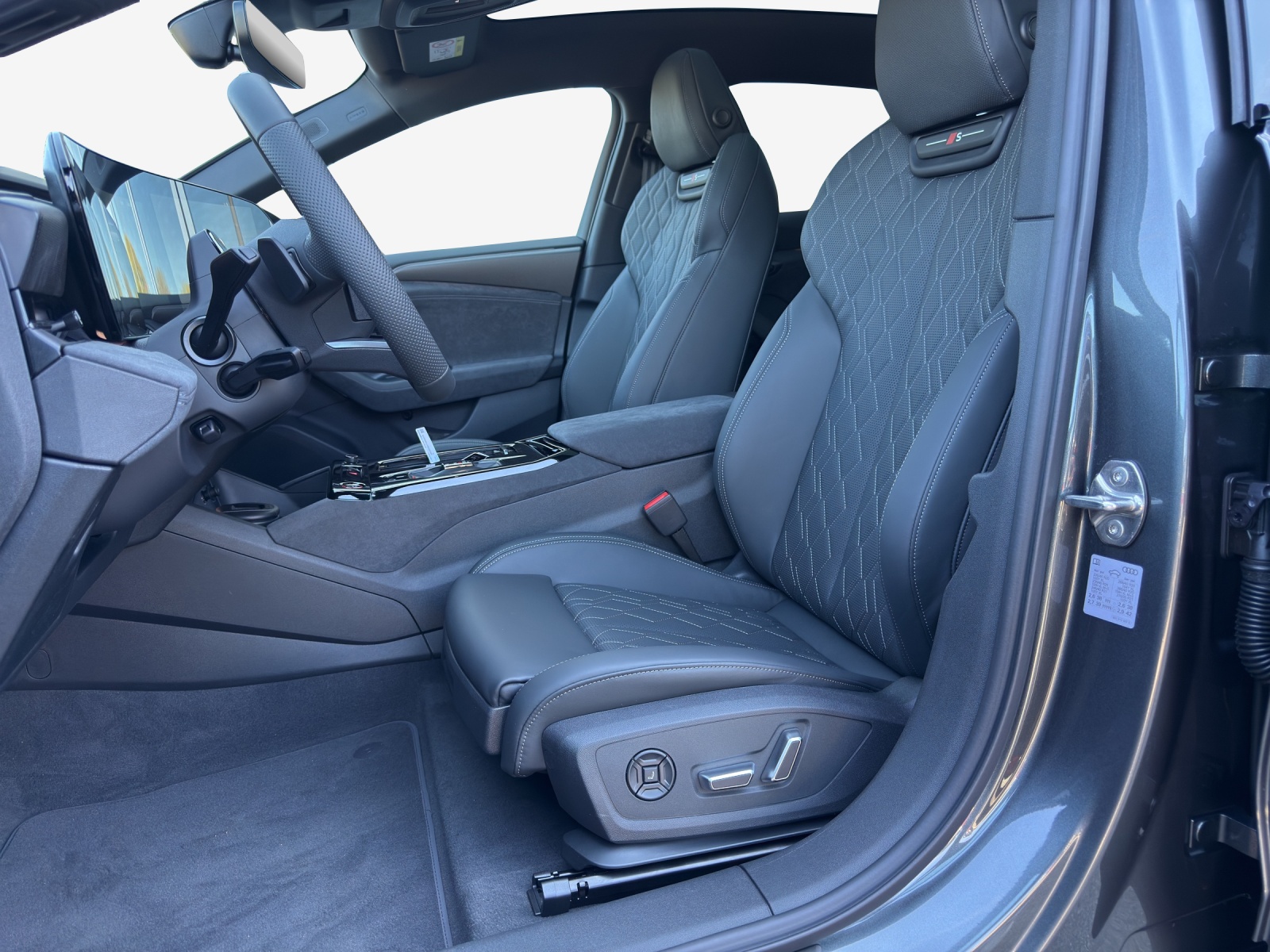 AUDI S6 Sportback e-tron quattro-image-7