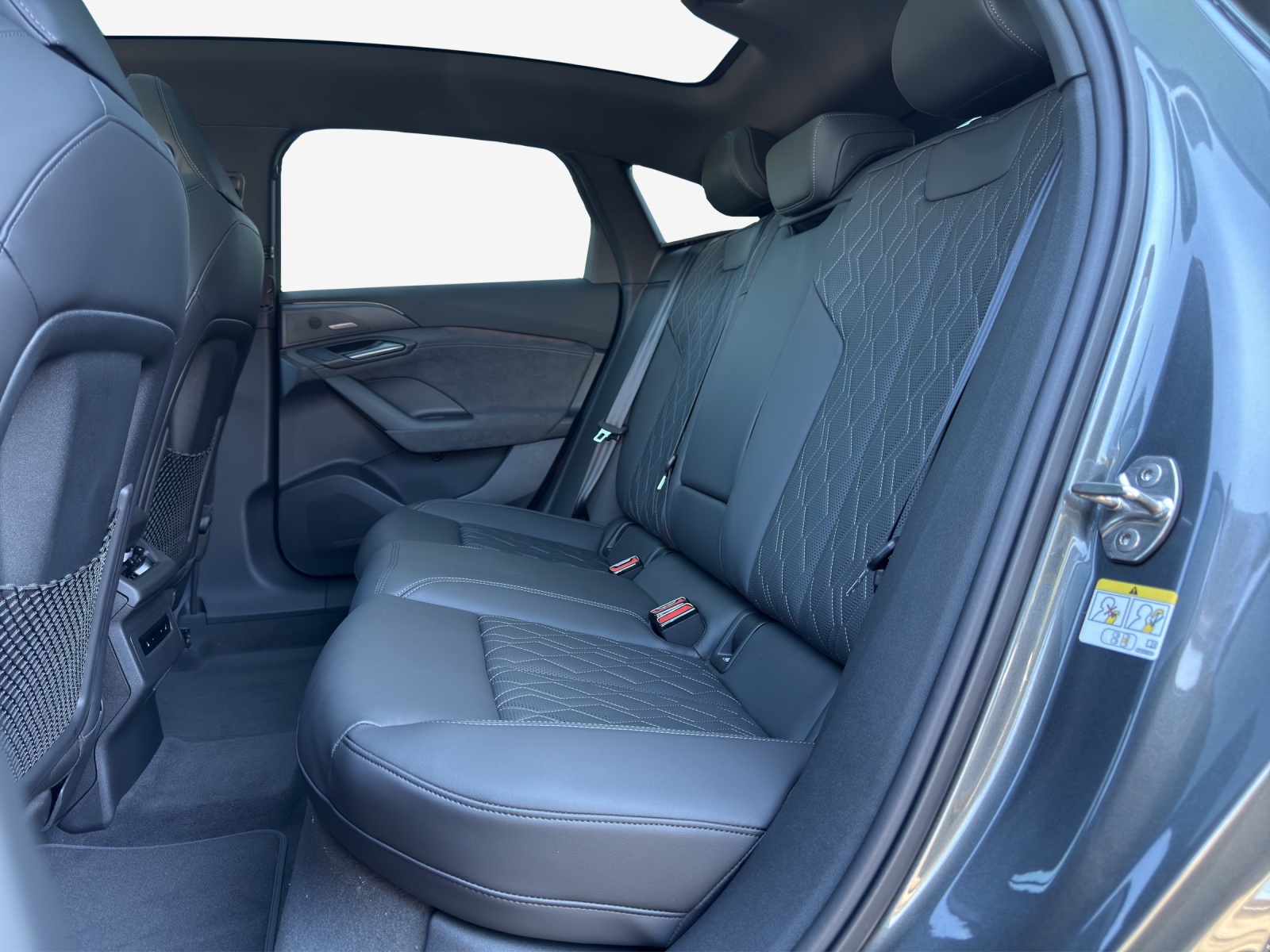 AUDI S6 Sportback e-tron quattro-image-11