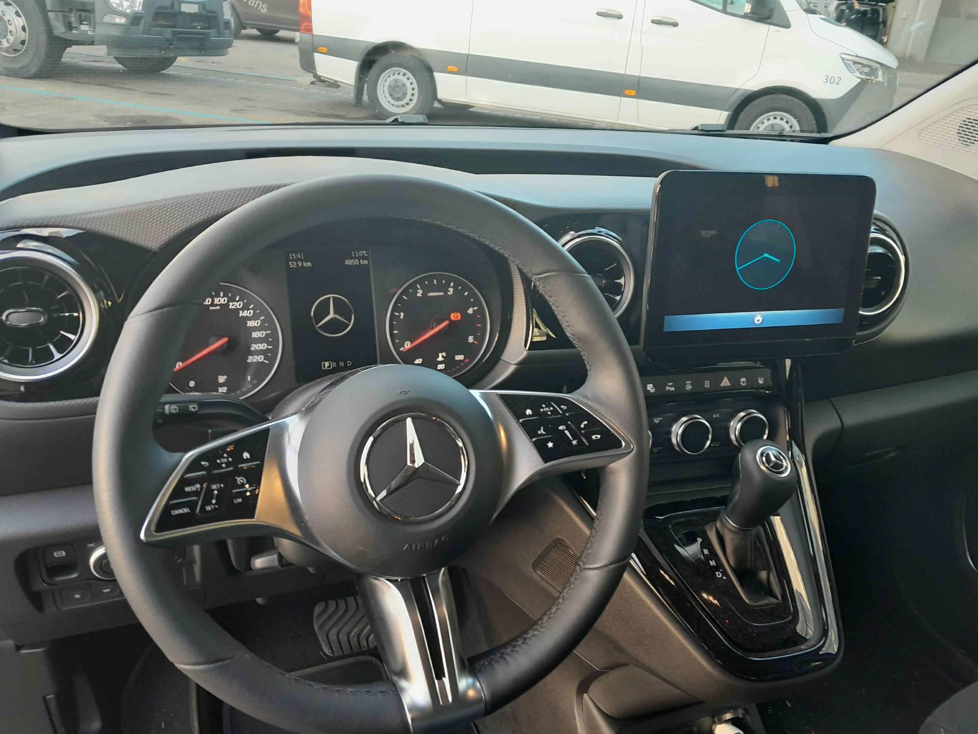 MERCEDES-BENZ 180 d Style Van S-image-8