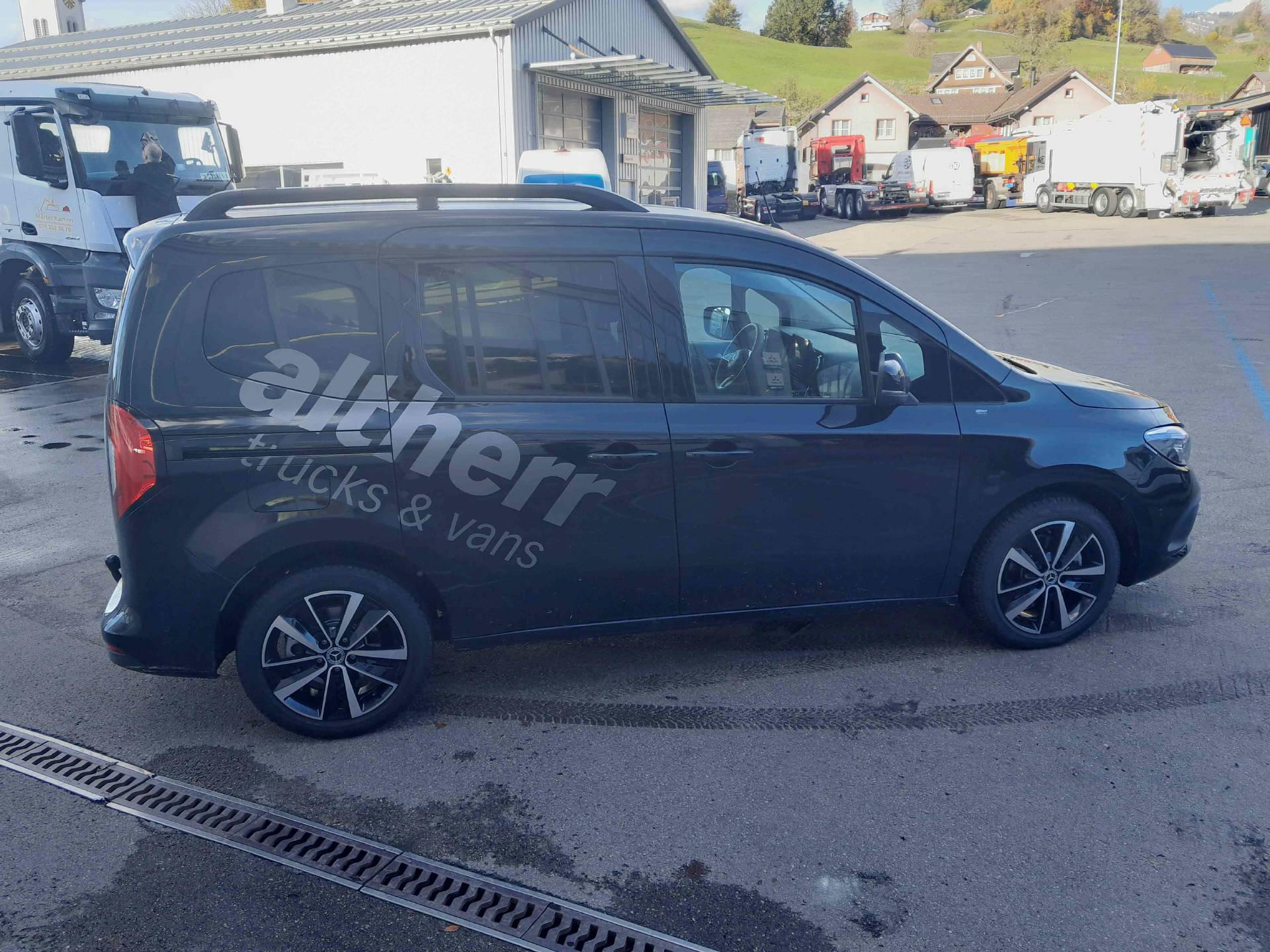 MERCEDES-BENZ 180 d Style Van S-image-5