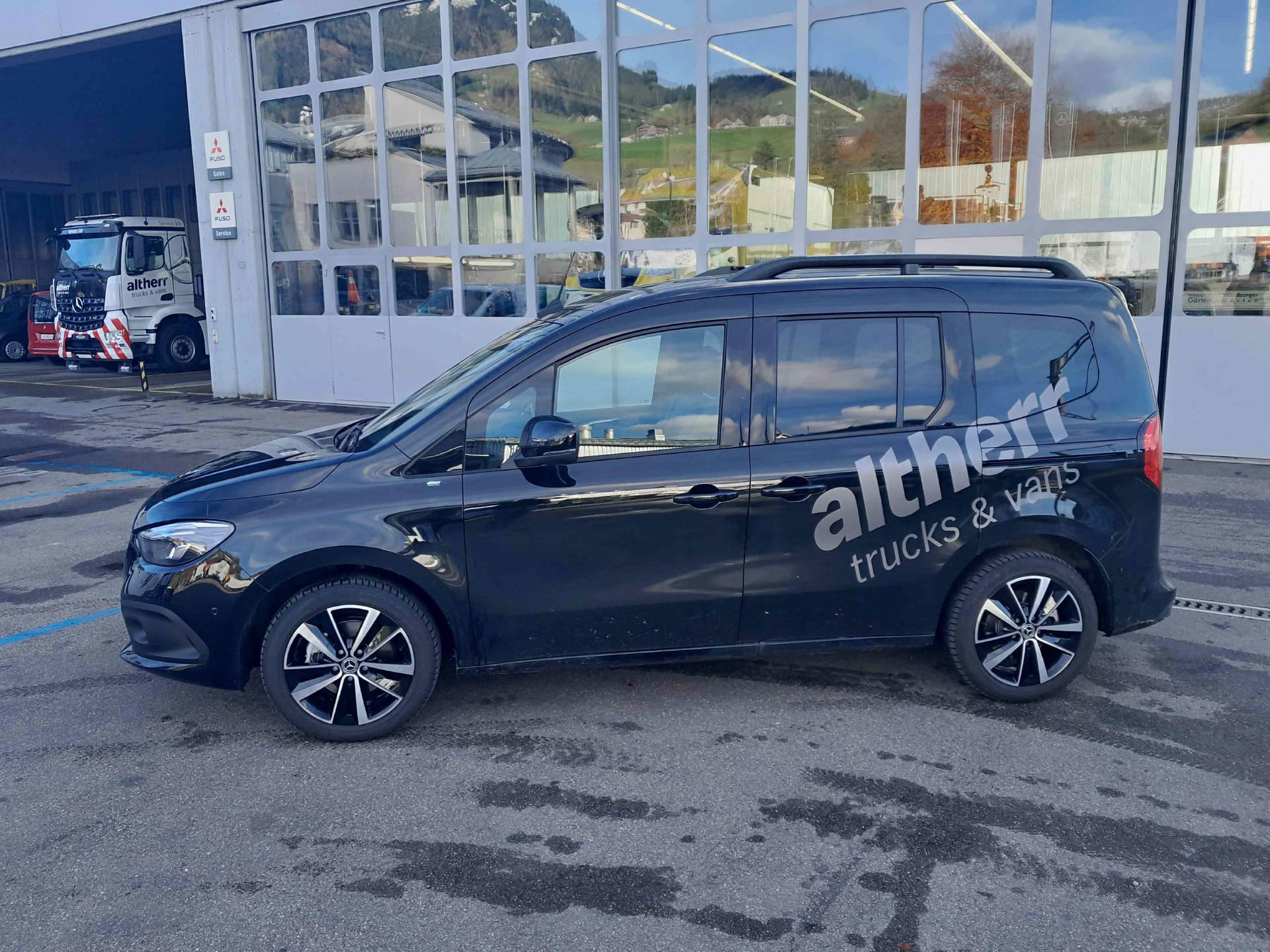 MERCEDES-BENZ 180 d Style Van S-showroom-element-2