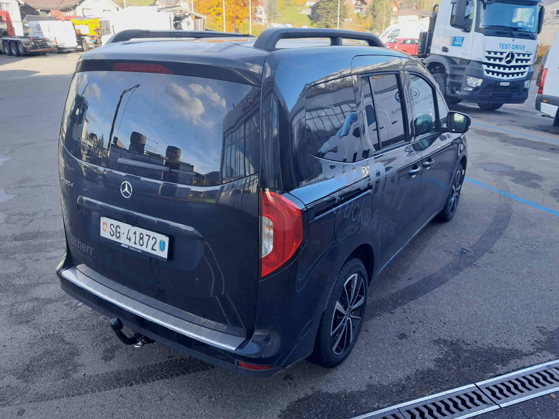 MERCEDES-BENZ 180 d Style Van S-image-4