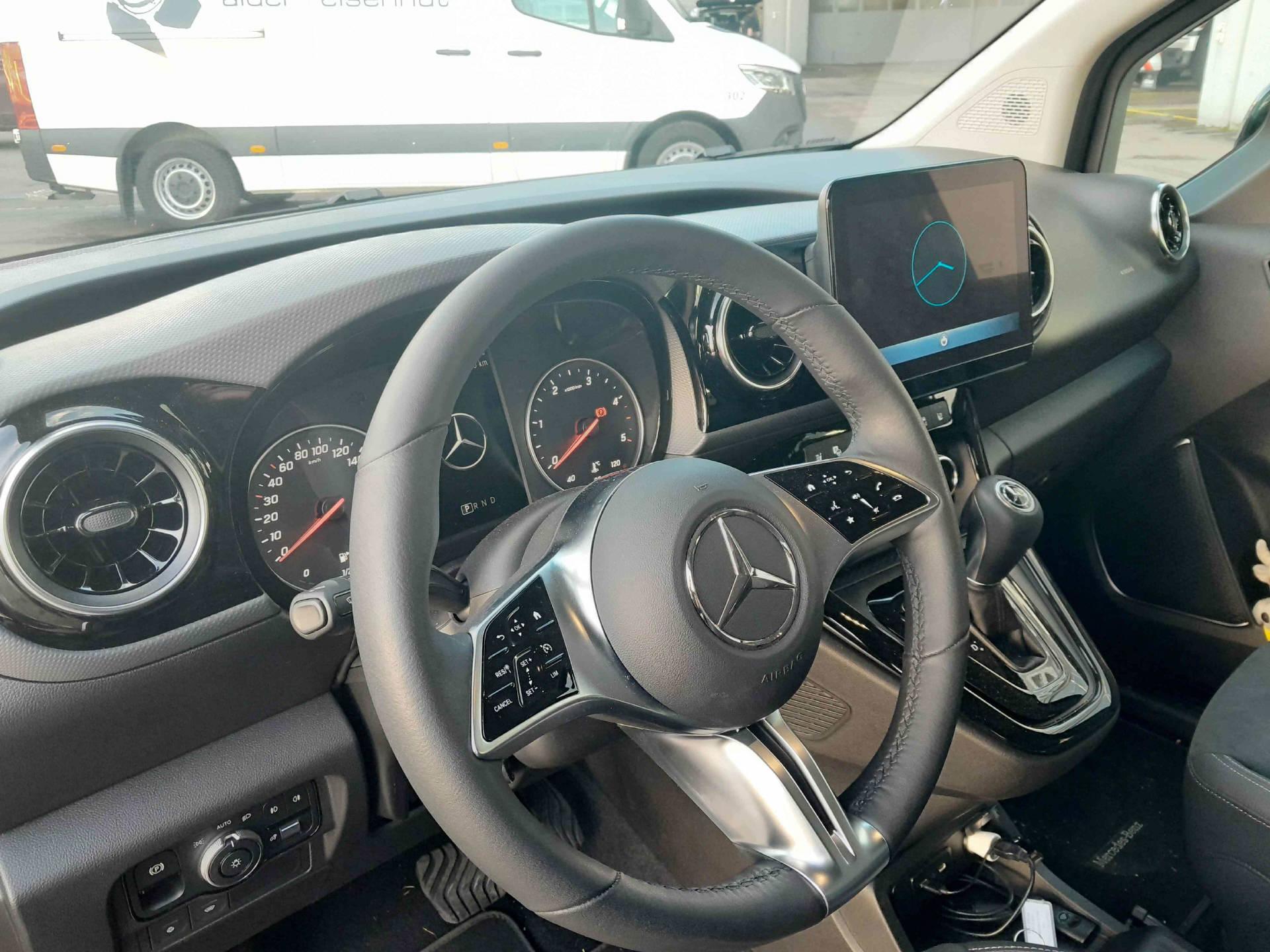 MERCEDES-BENZ 180 d Style Van S-image-7