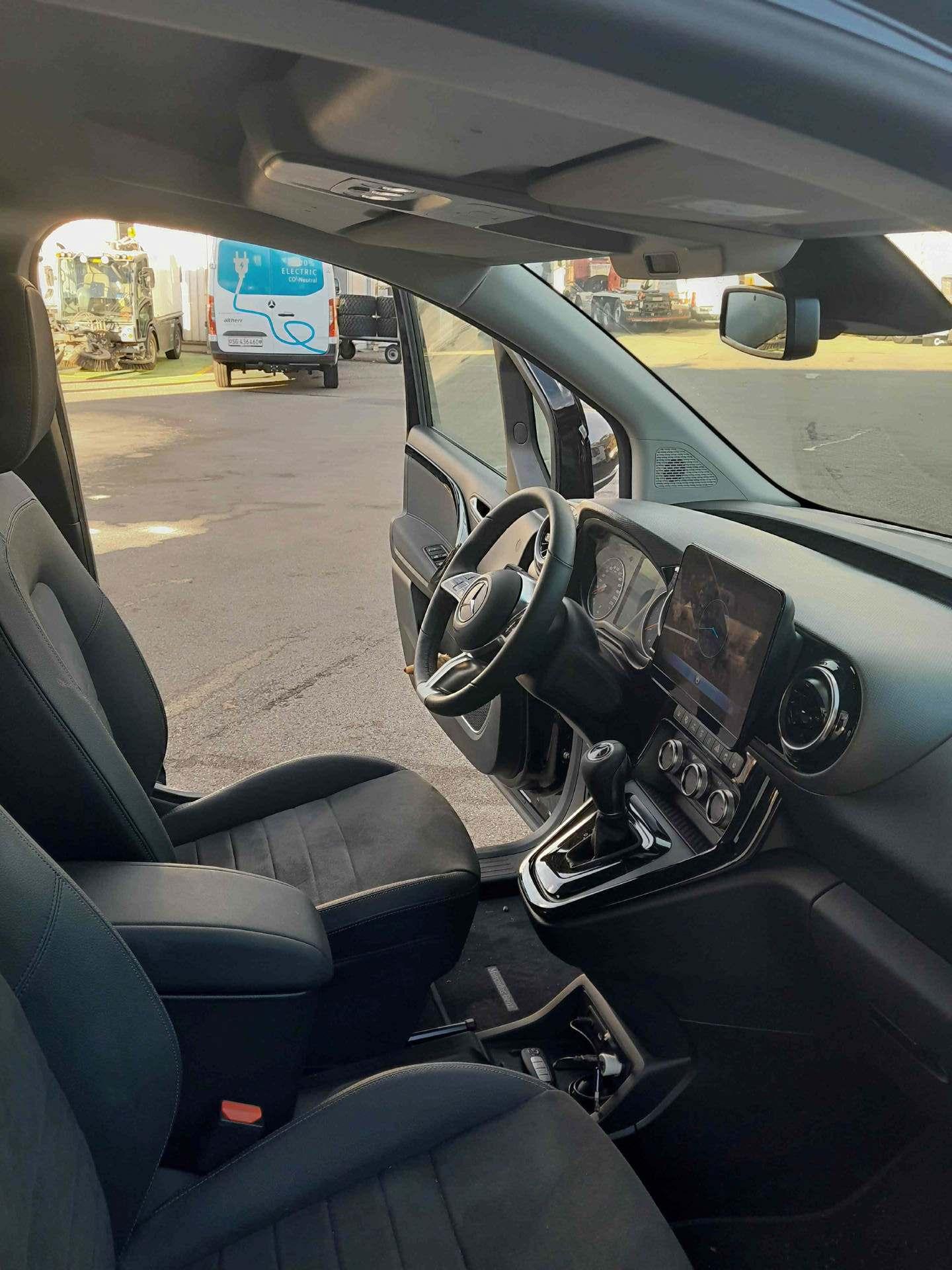 MERCEDES-BENZ 180 d Style Van S-image-10