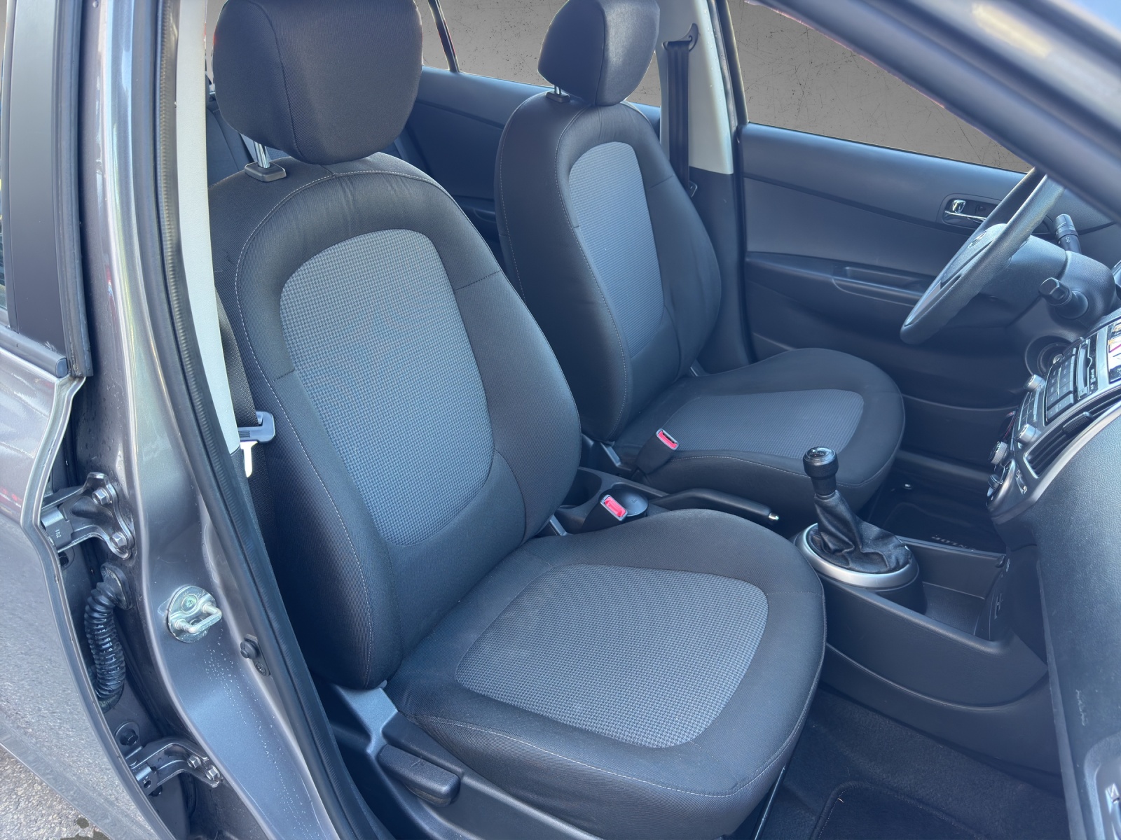 HYUNDAI i20 1.2 Comfort-image-11