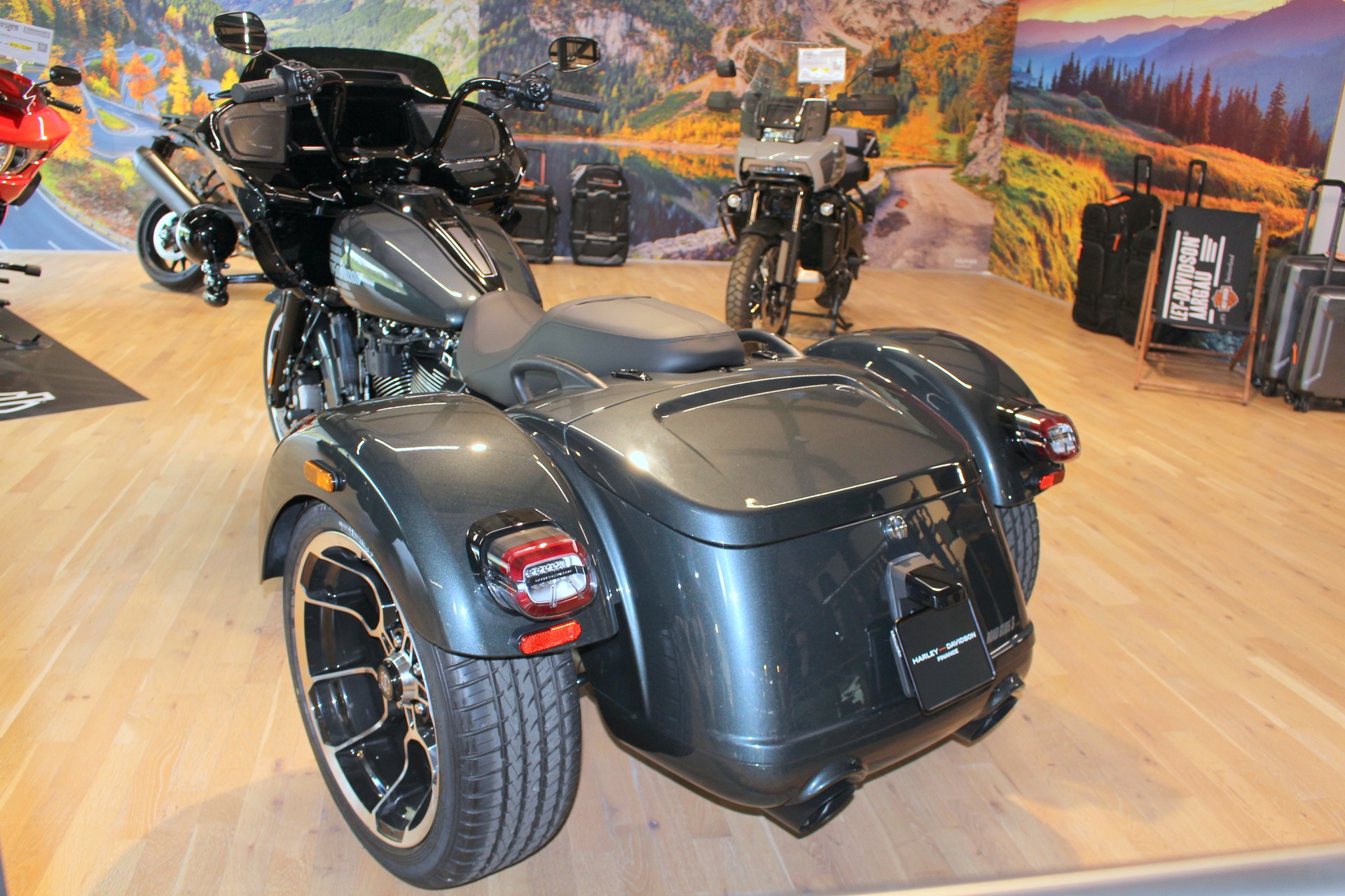 HARLEY-DAVIDSON FLTRT Road Glide 3-showroom-element-2