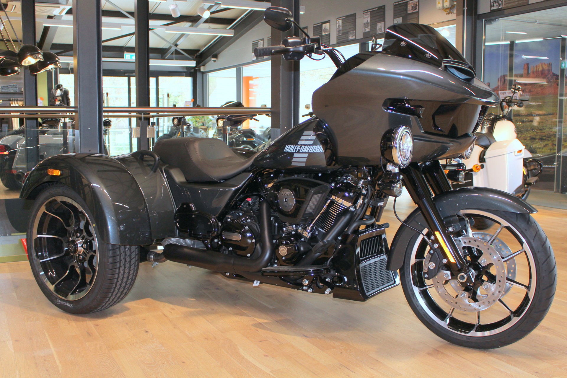 HARLEY-DAVIDSON FLTRT Road Glide 3