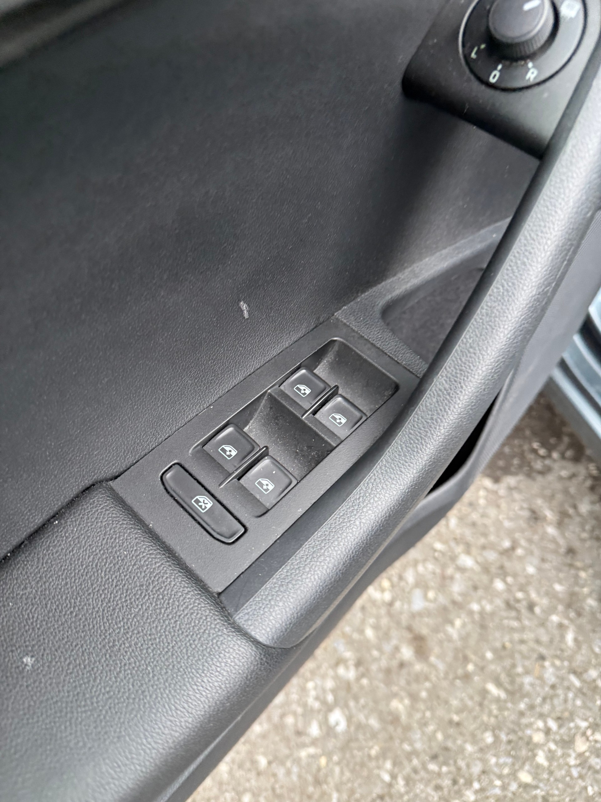 SKODA Octavia Combi 2.0 TDI Soleil 4x4 DSG-image-12