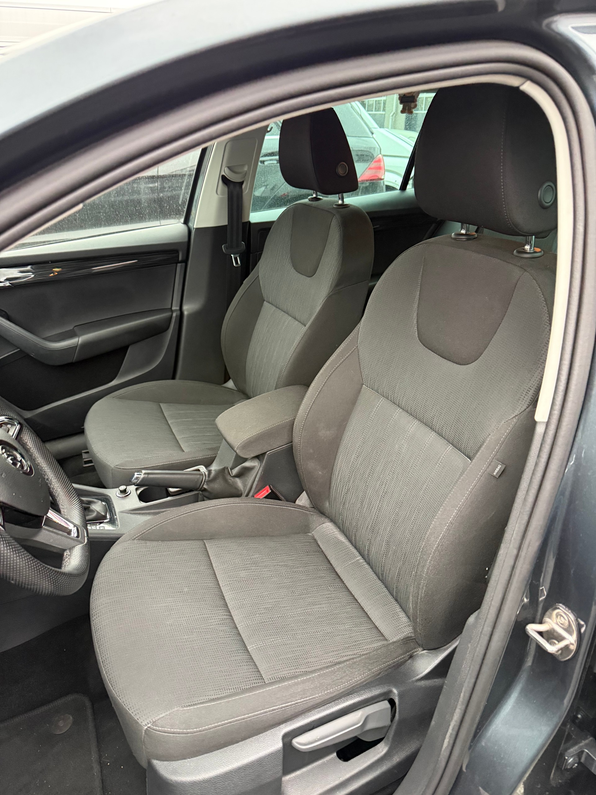 SKODA Octavia Combi 2.0 TDI Soleil 4x4 DSG-image-4