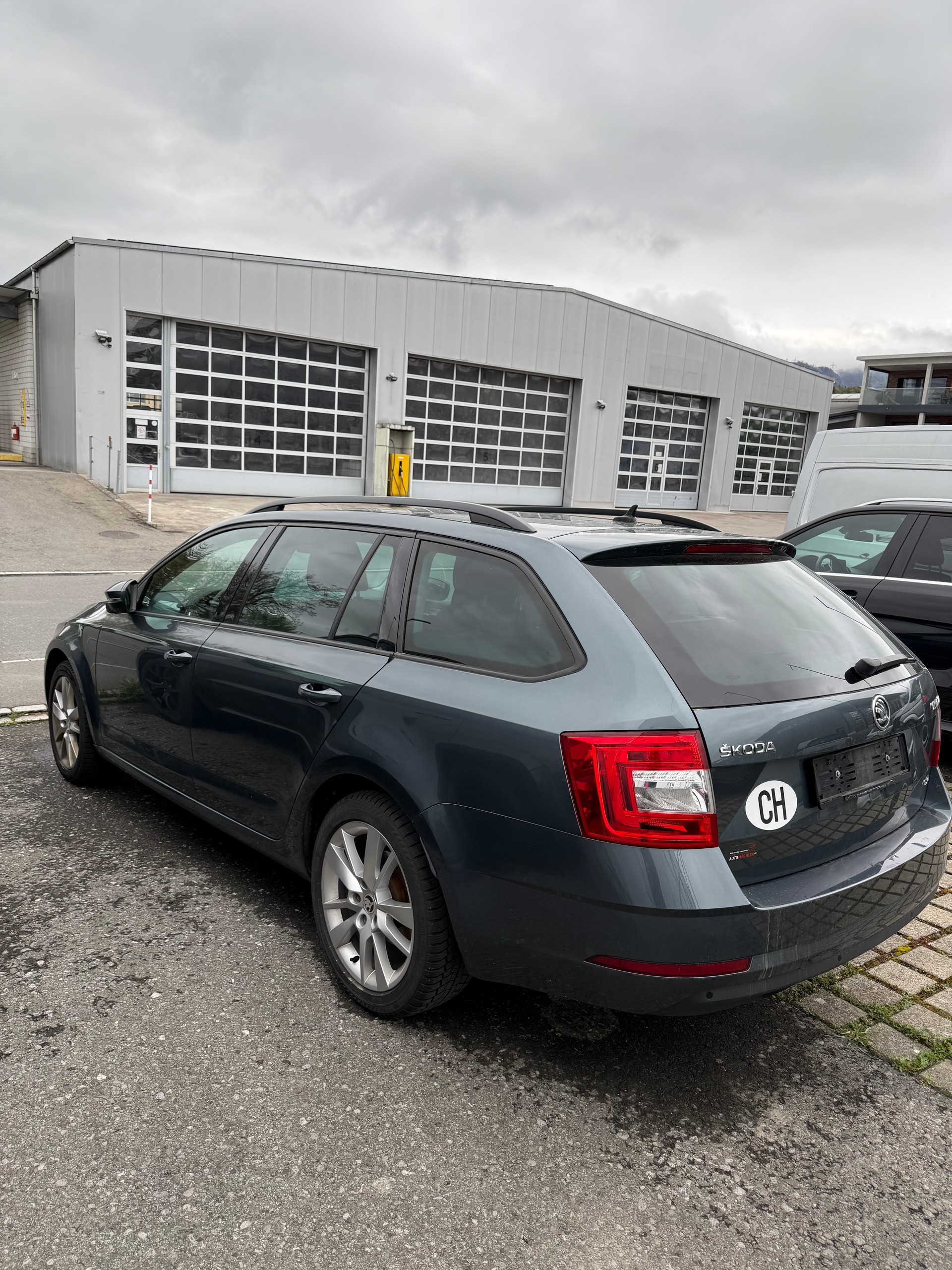 SKODA Octavia Combi 2.0 TDI Soleil 4x4 DSG-showroom-element-2