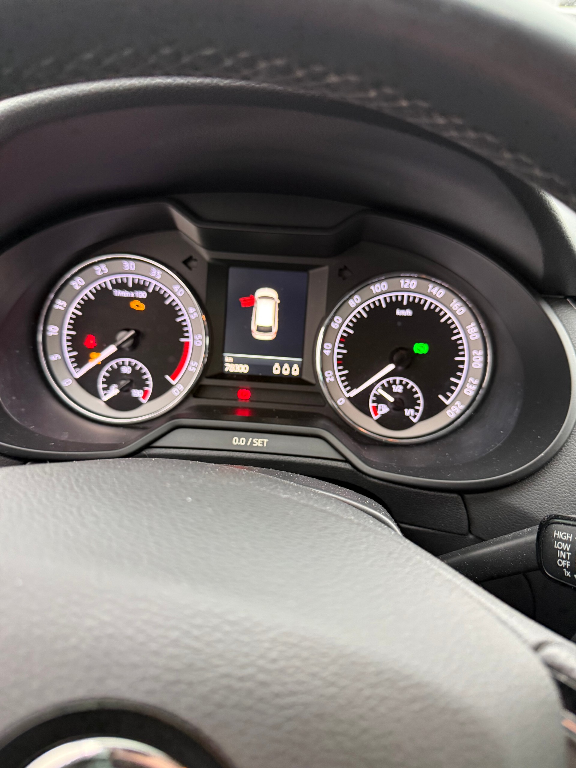 SKODA Octavia Combi 2.0 TDI Soleil 4x4 DSG-image-9