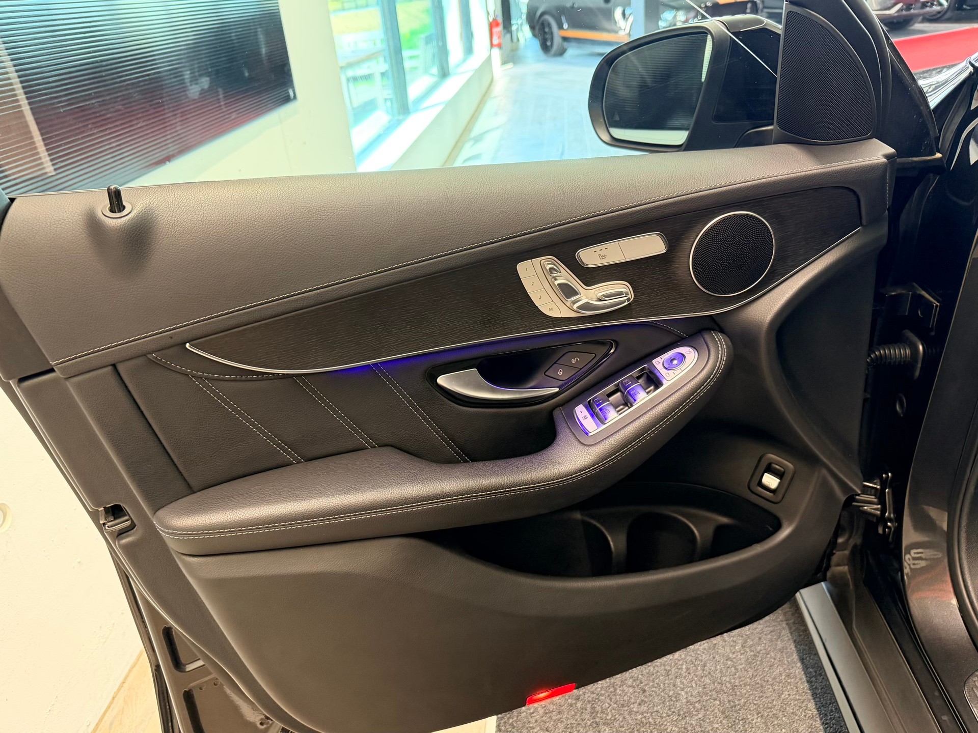 MERCEDES-BENZ GLC Coupé 63 S AMG 4Matic 9G-Tronic-image-9