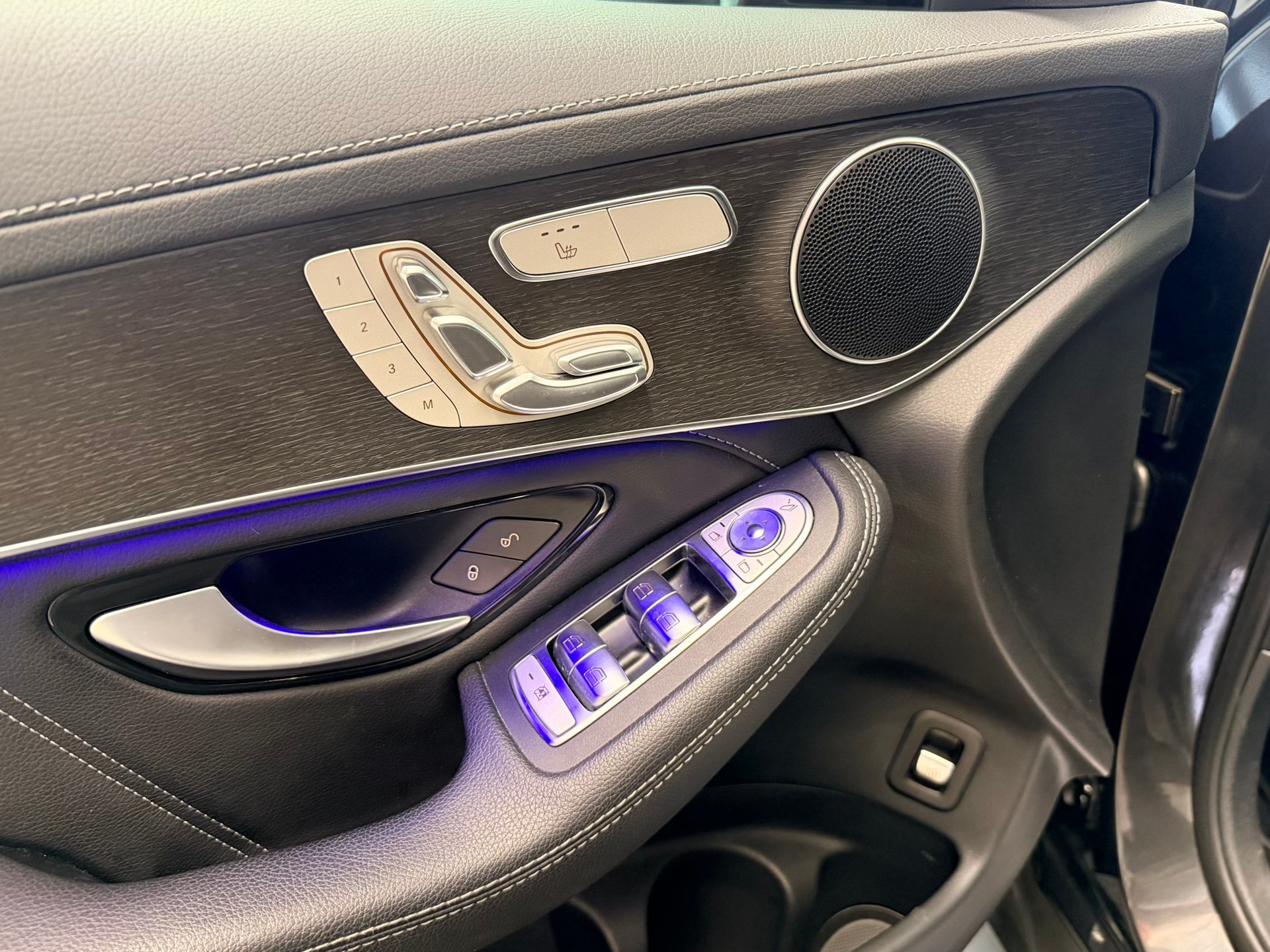 MERCEDES-BENZ GLC Coupé 63 S AMG 4Matic 9G-Tronic-image-10