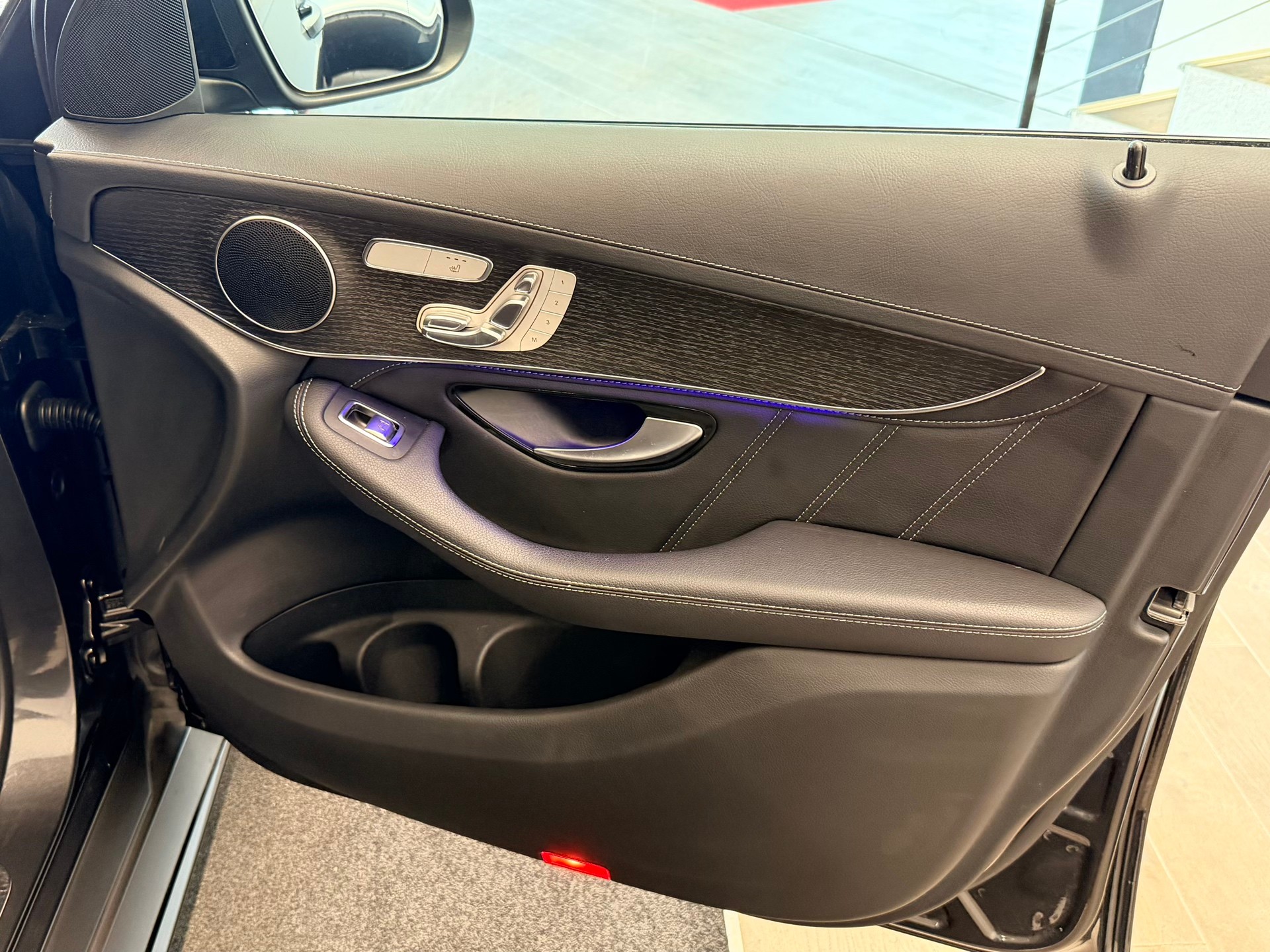 MERCEDES-BENZ GLC Coupé 63 S AMG 4Matic 9G-Tronic-image-17