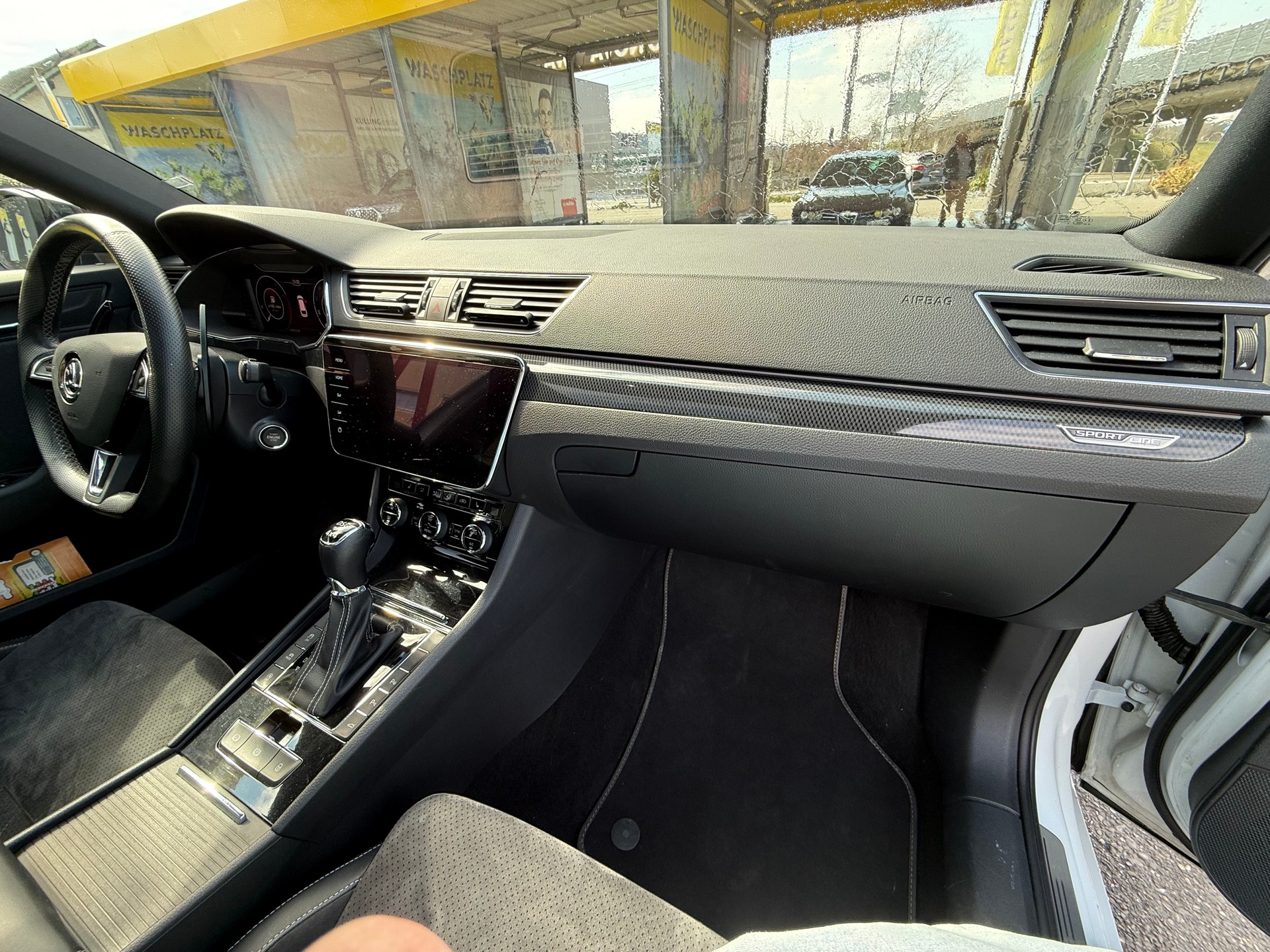 SKODA Superb Combi 2.0 TSI SportLine+ DSG 4x4-image-7