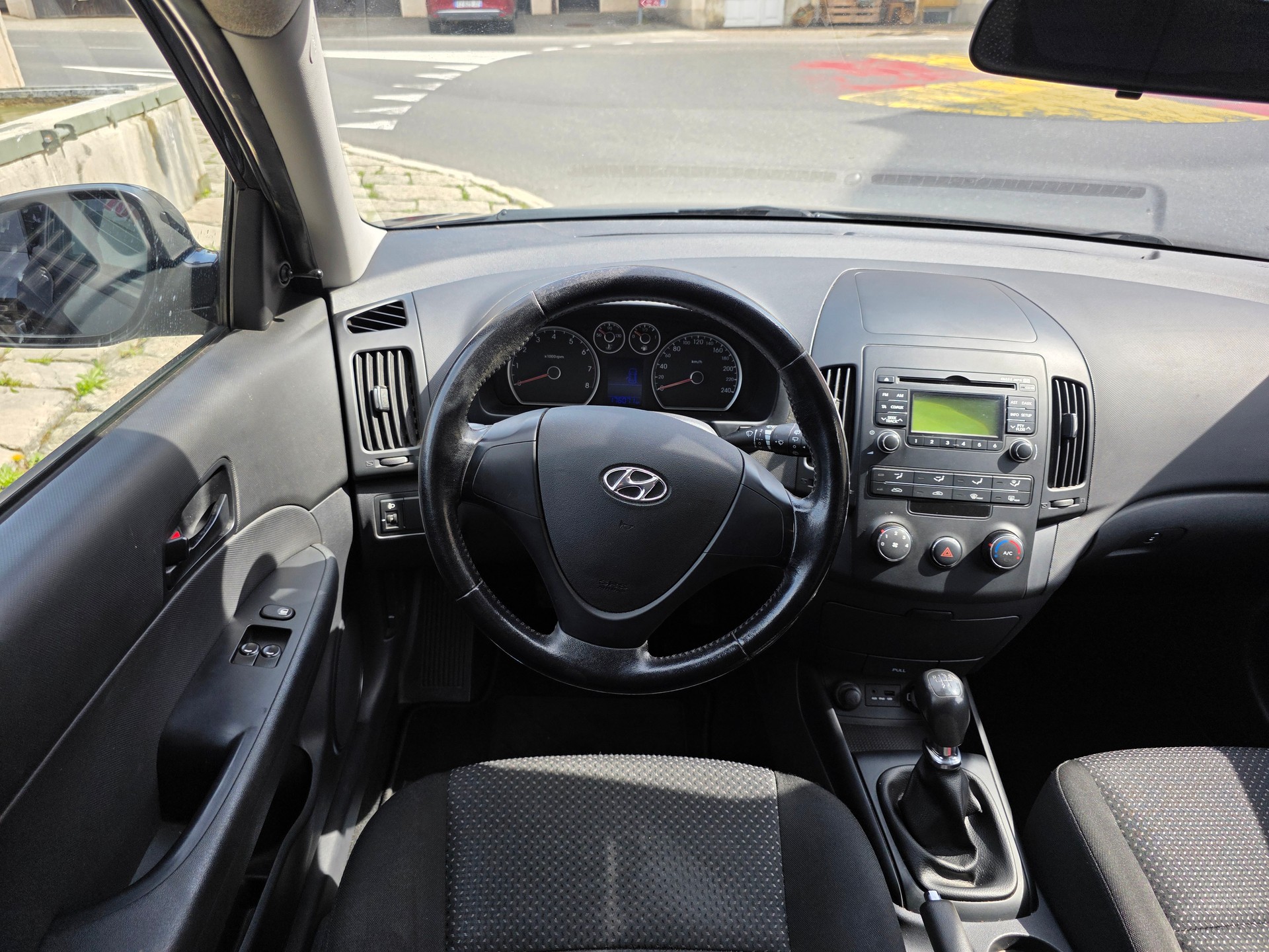 HYUNDAI i30 1.4 Comfort-image-6