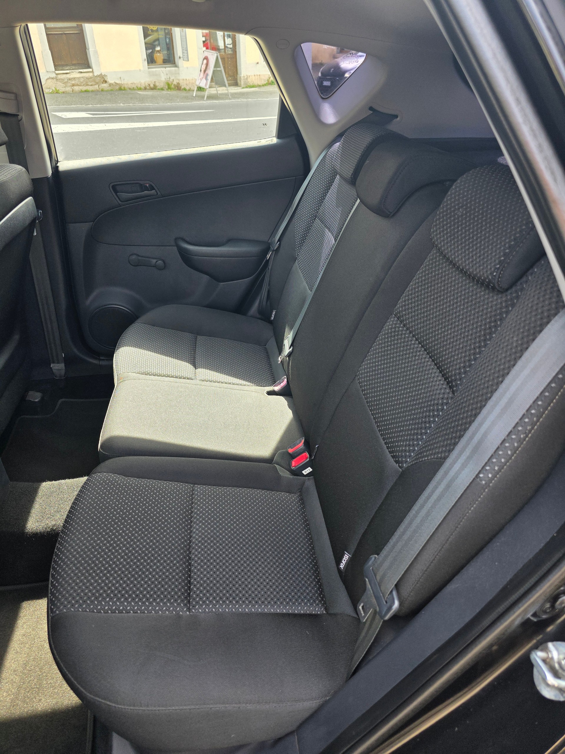 HYUNDAI i30 1.4 Comfort-image-9