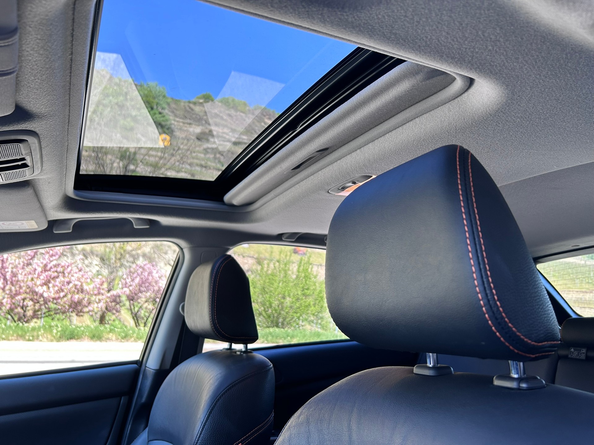 SUBARU XV 1.6 Swiss Two AWD CVT-image-11