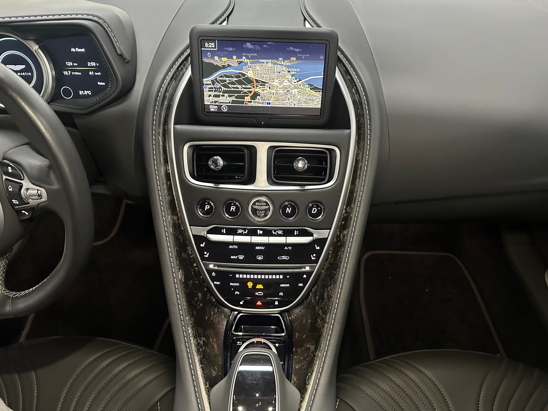ASTON MARTIN DB11 V12 Launch Edition Touchtronic 3 AMR-image-19