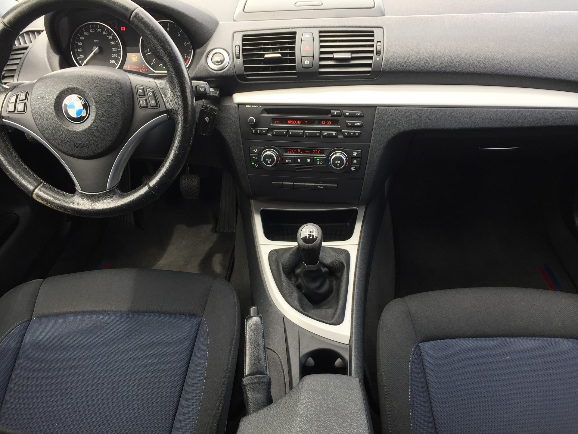 BMW 120i-image-8