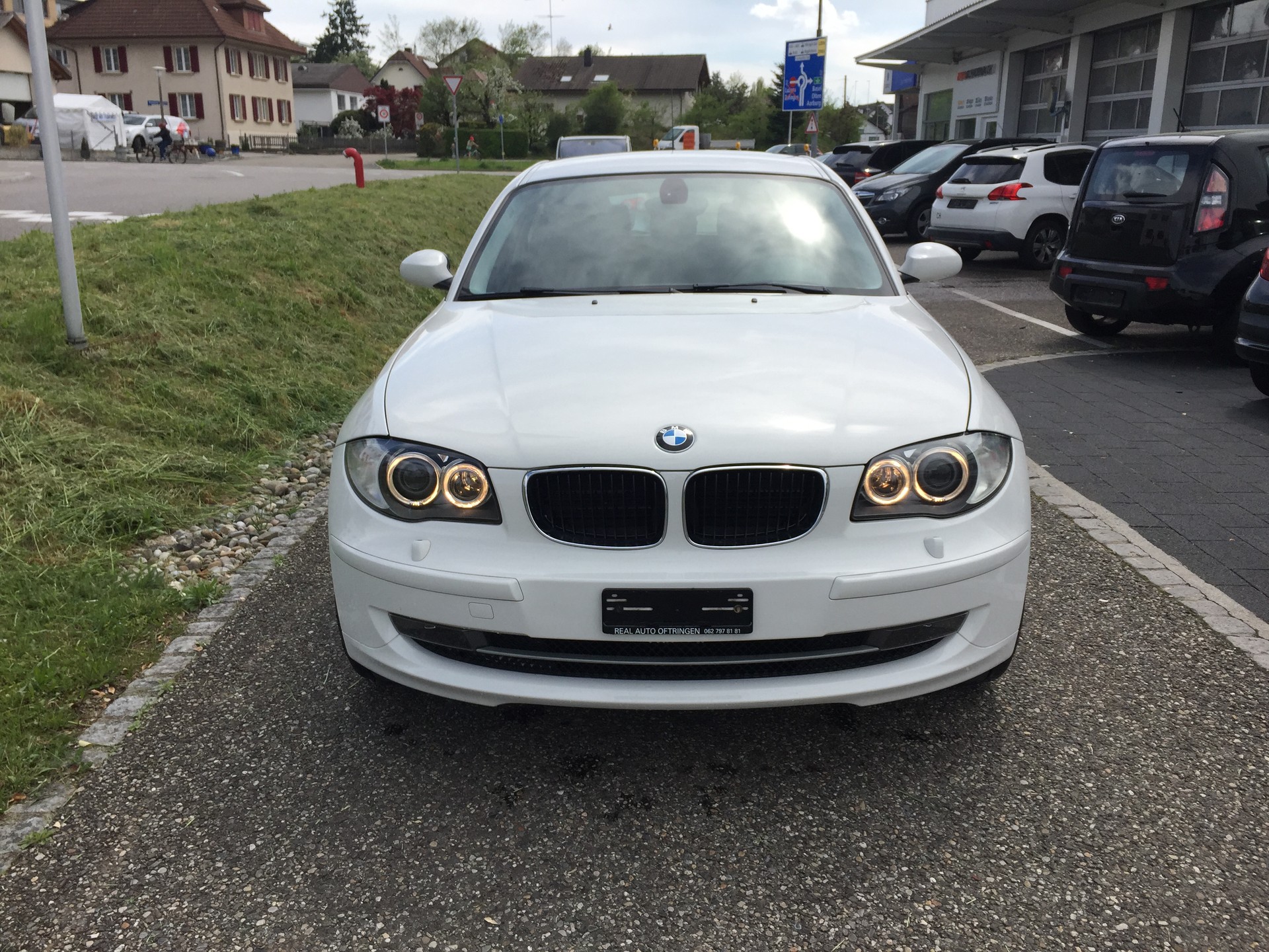 BMW 120i-image-0