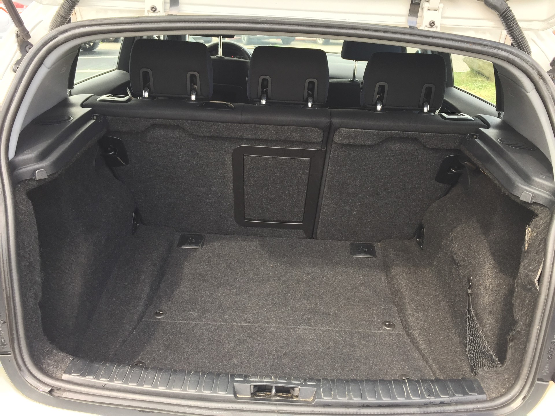 BMW 120i-image-6