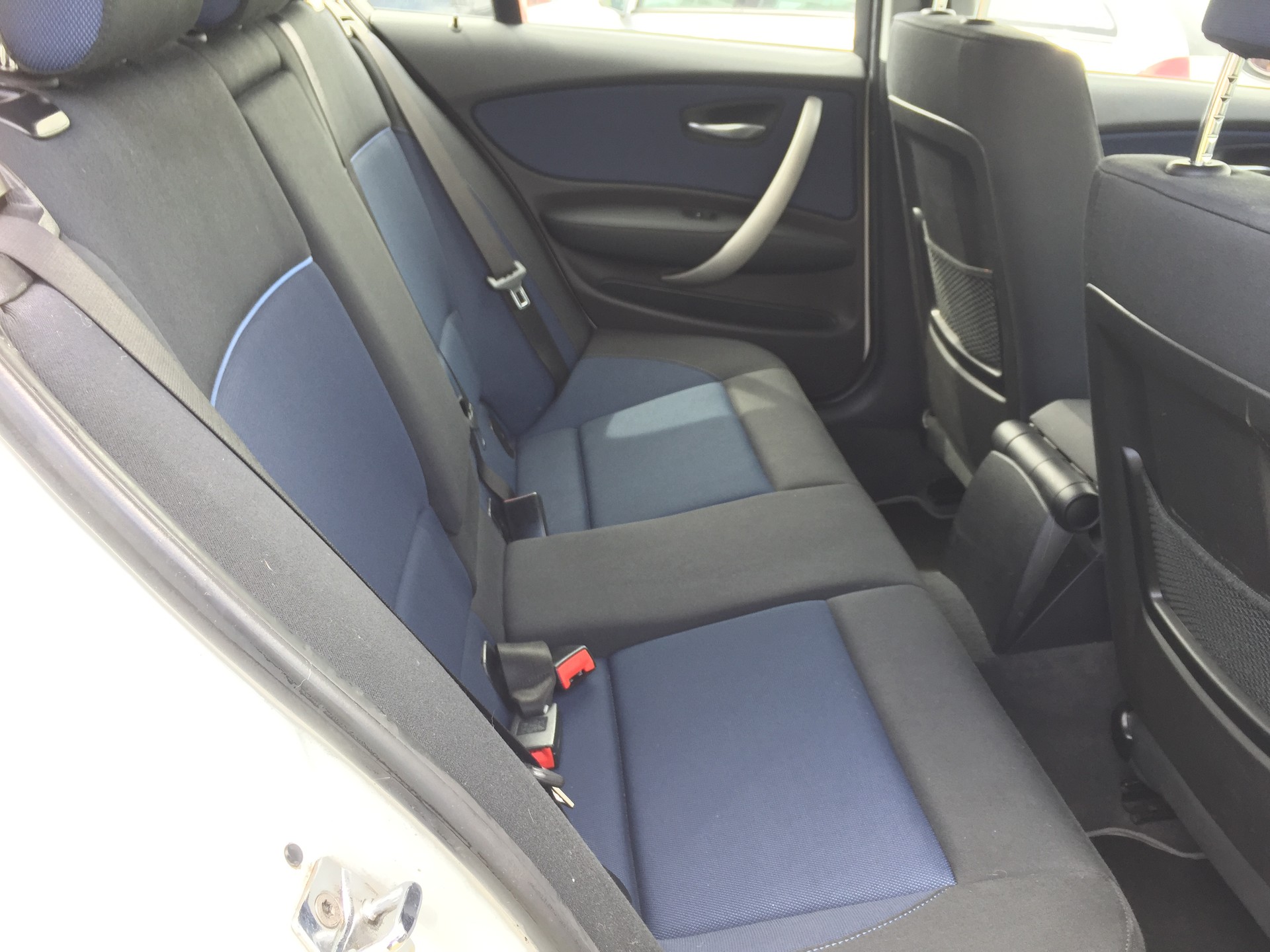 BMW 120i-image-7