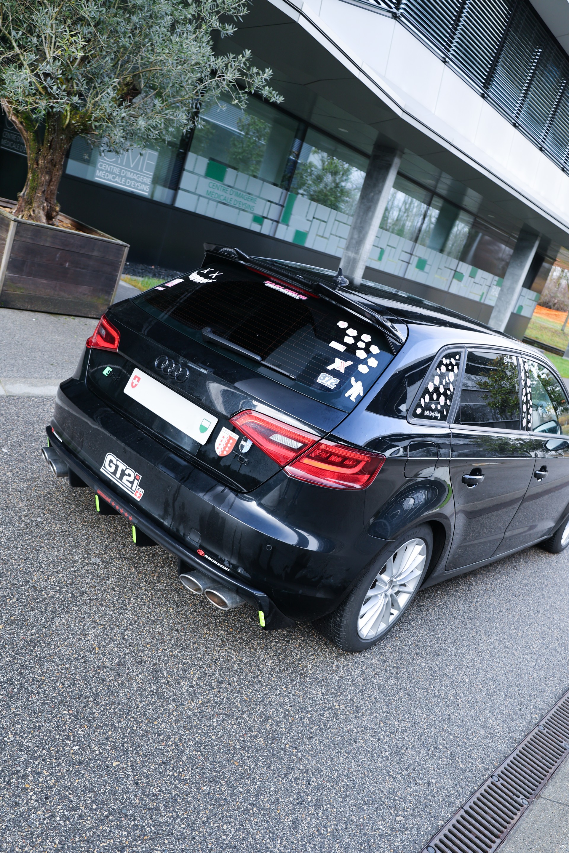 AUDI A3 Sportback 2.0 TDI Attraction quattro S-tronic-image-1