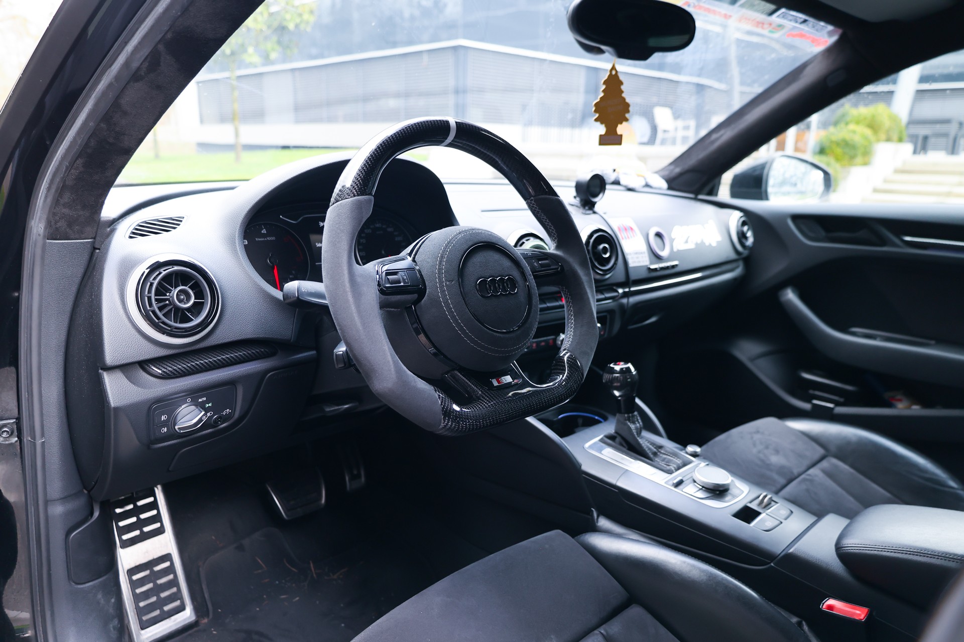 AUDI A3 Sportback 2.0 TDI Attraction quattro S-tronic-image-4