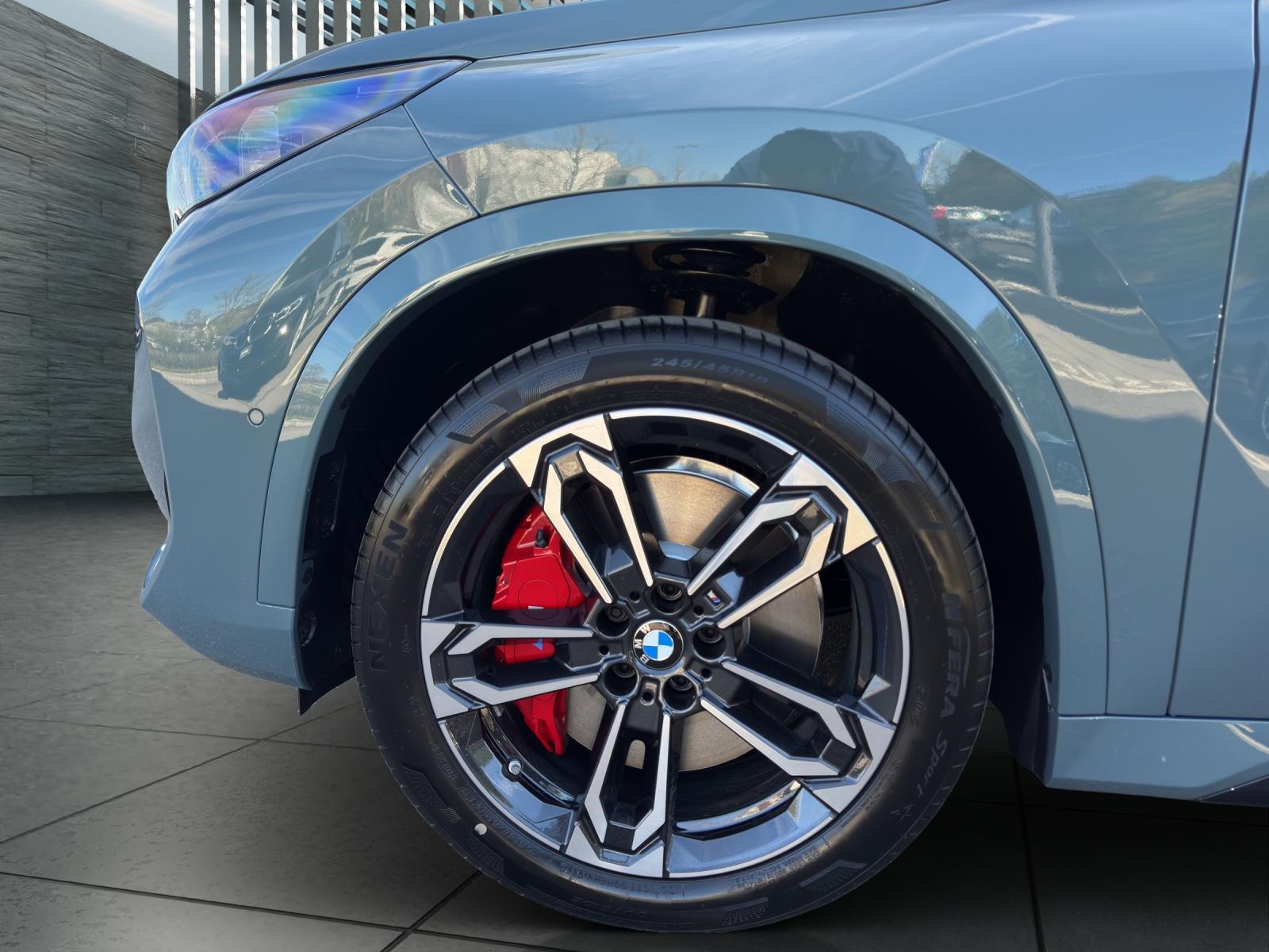 BMW iX1 30 xDrive M Sport Pro-image-8