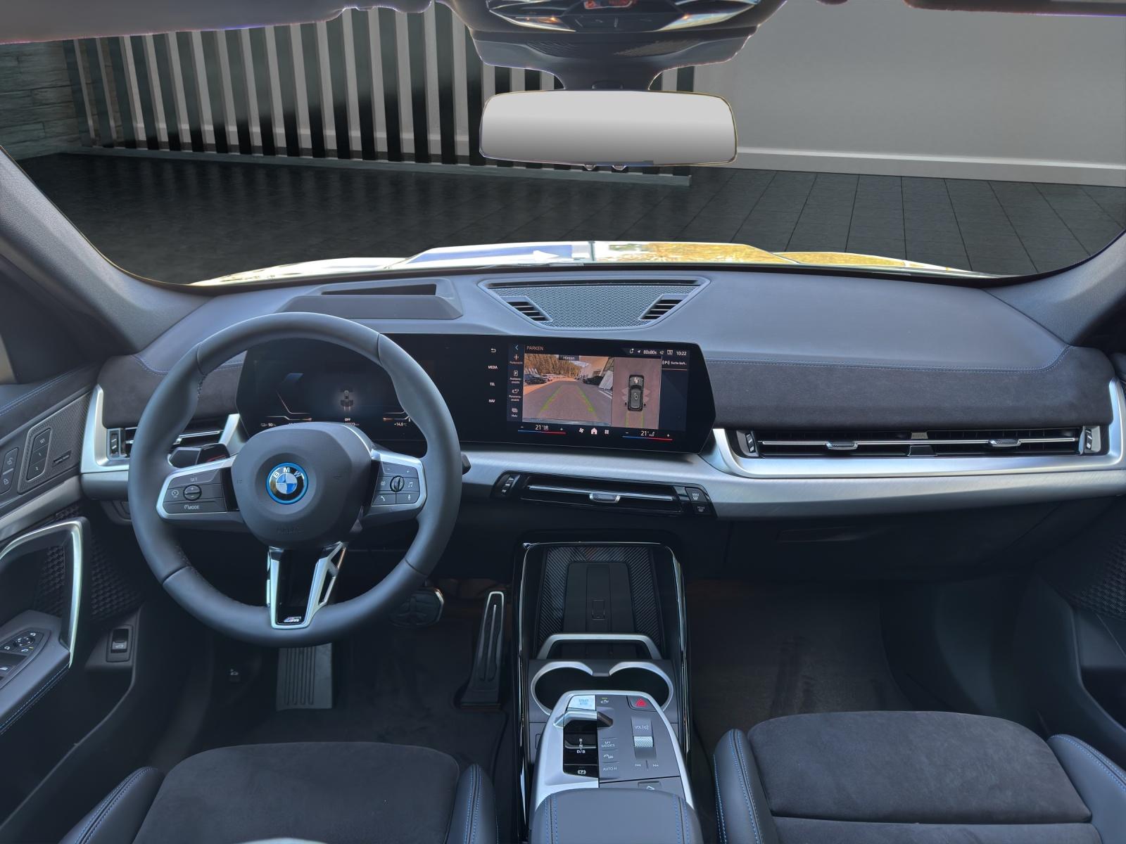 BMW iX1 30 xDrive M Sport Pro-image-9