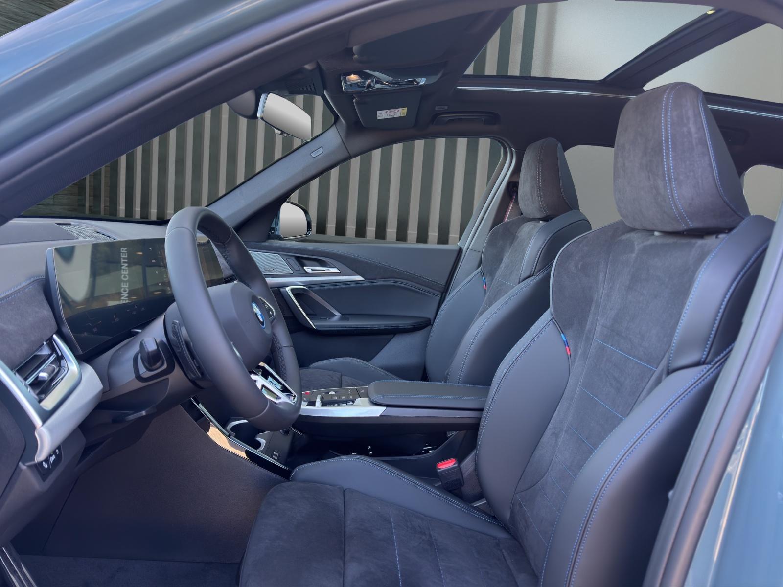 BMW iX1 30 xDrive M Sport Pro-image-13