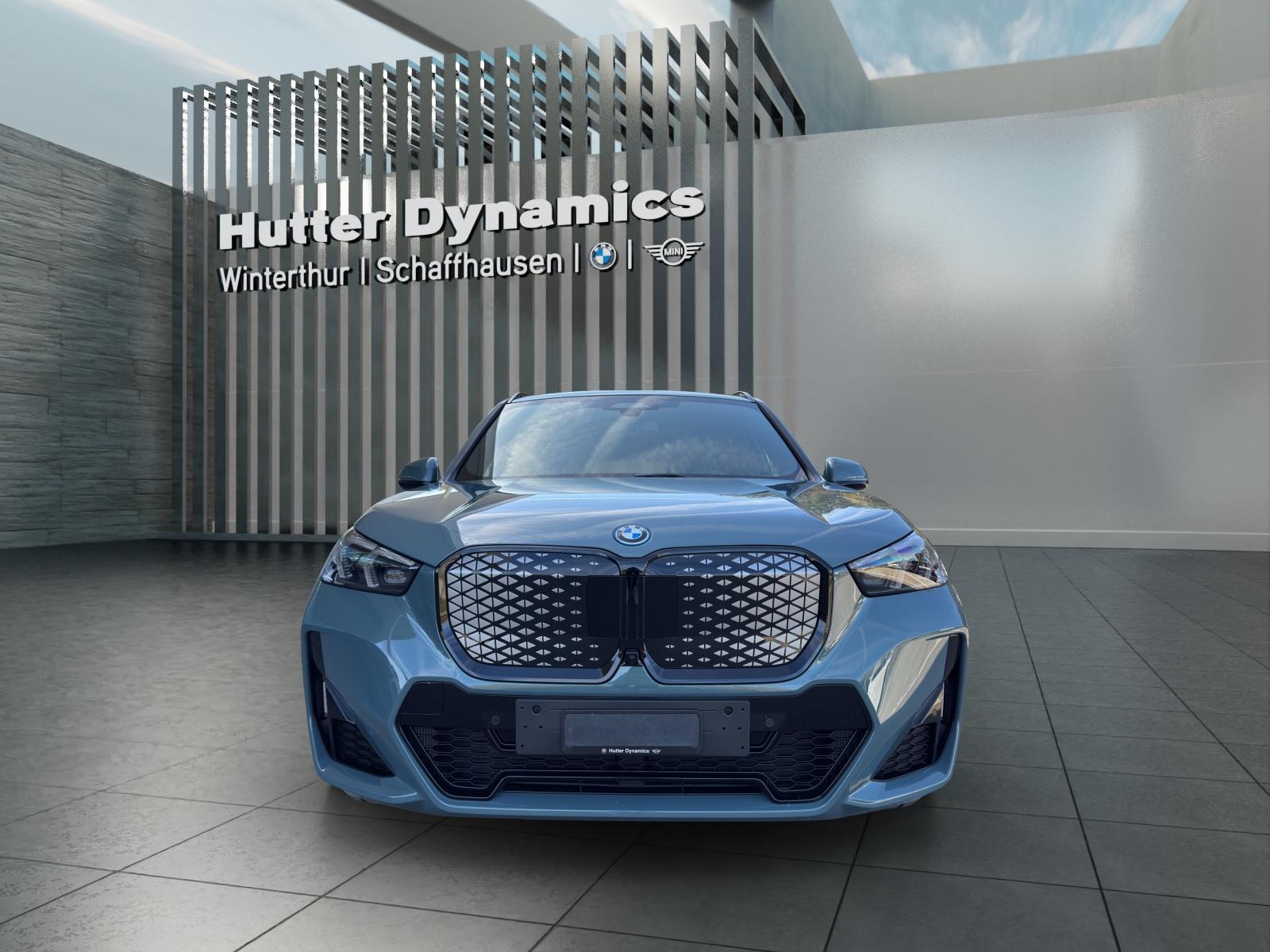 BMW iX1 30 xDrive M Sport Pro-image-1