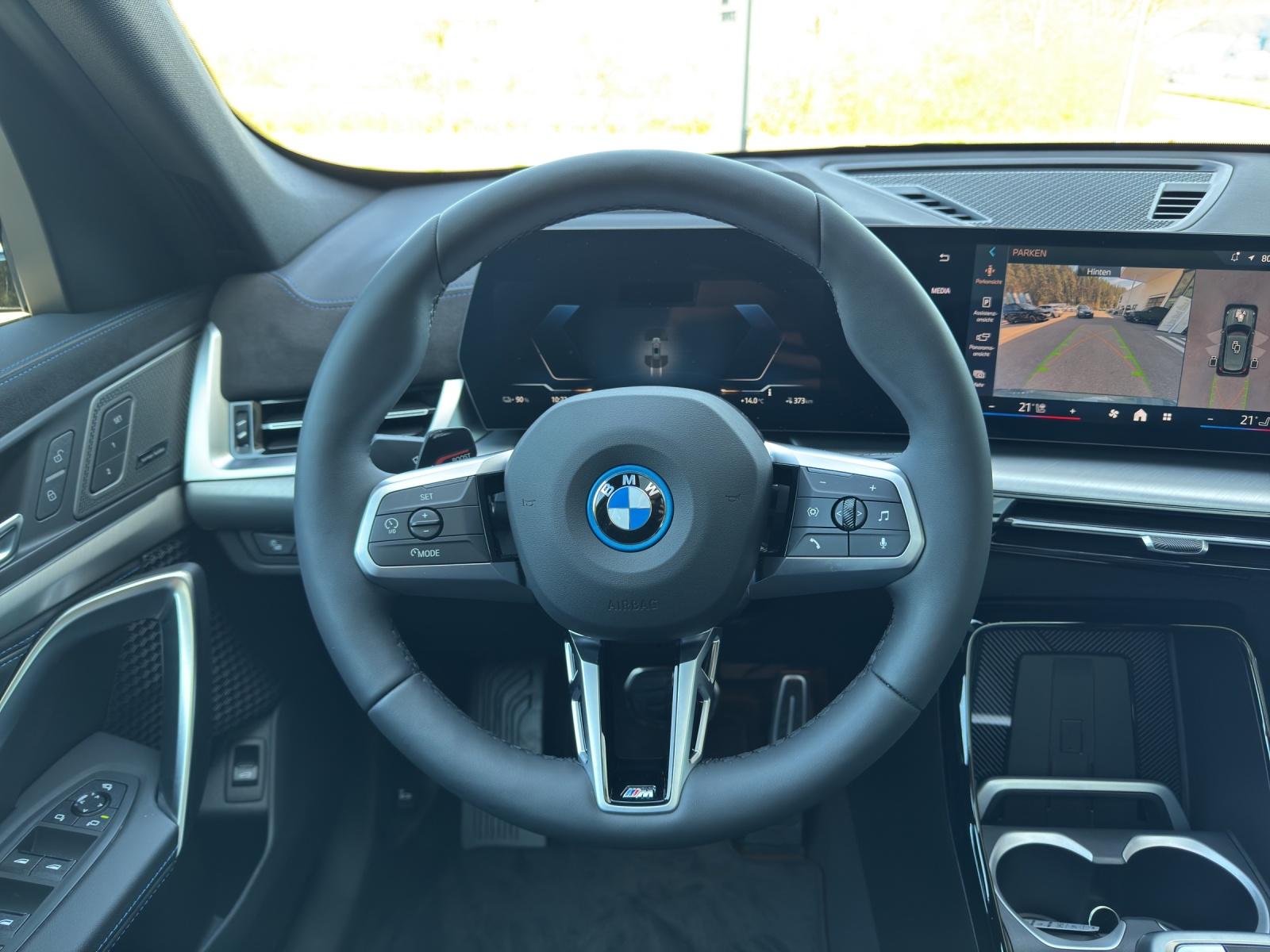 BMW iX1 30 xDrive M Sport Pro-image-10