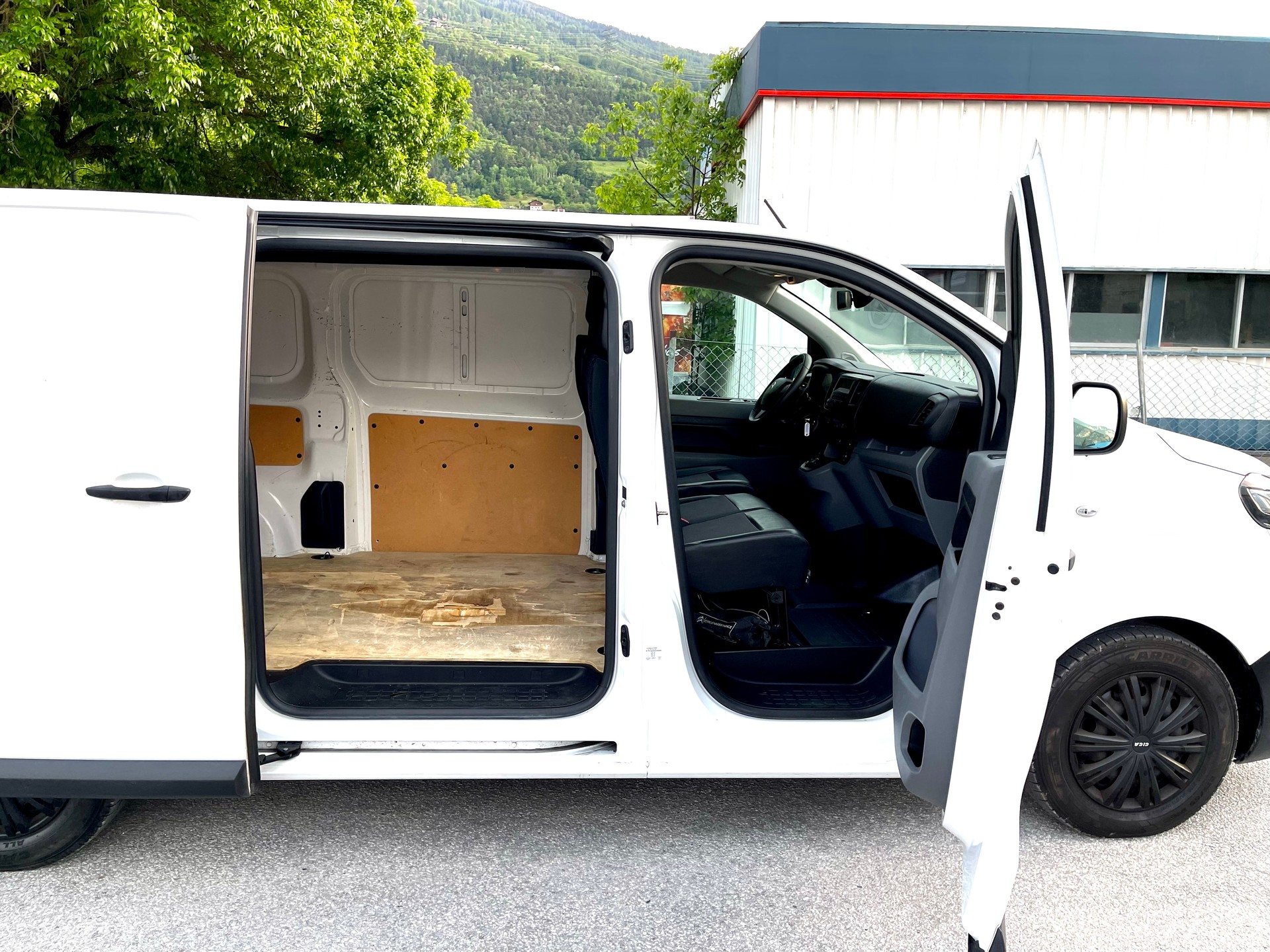 CITROEN Jumpy 2.0 BlueHDi 180 S&S XS Attraction EAT6-image-23