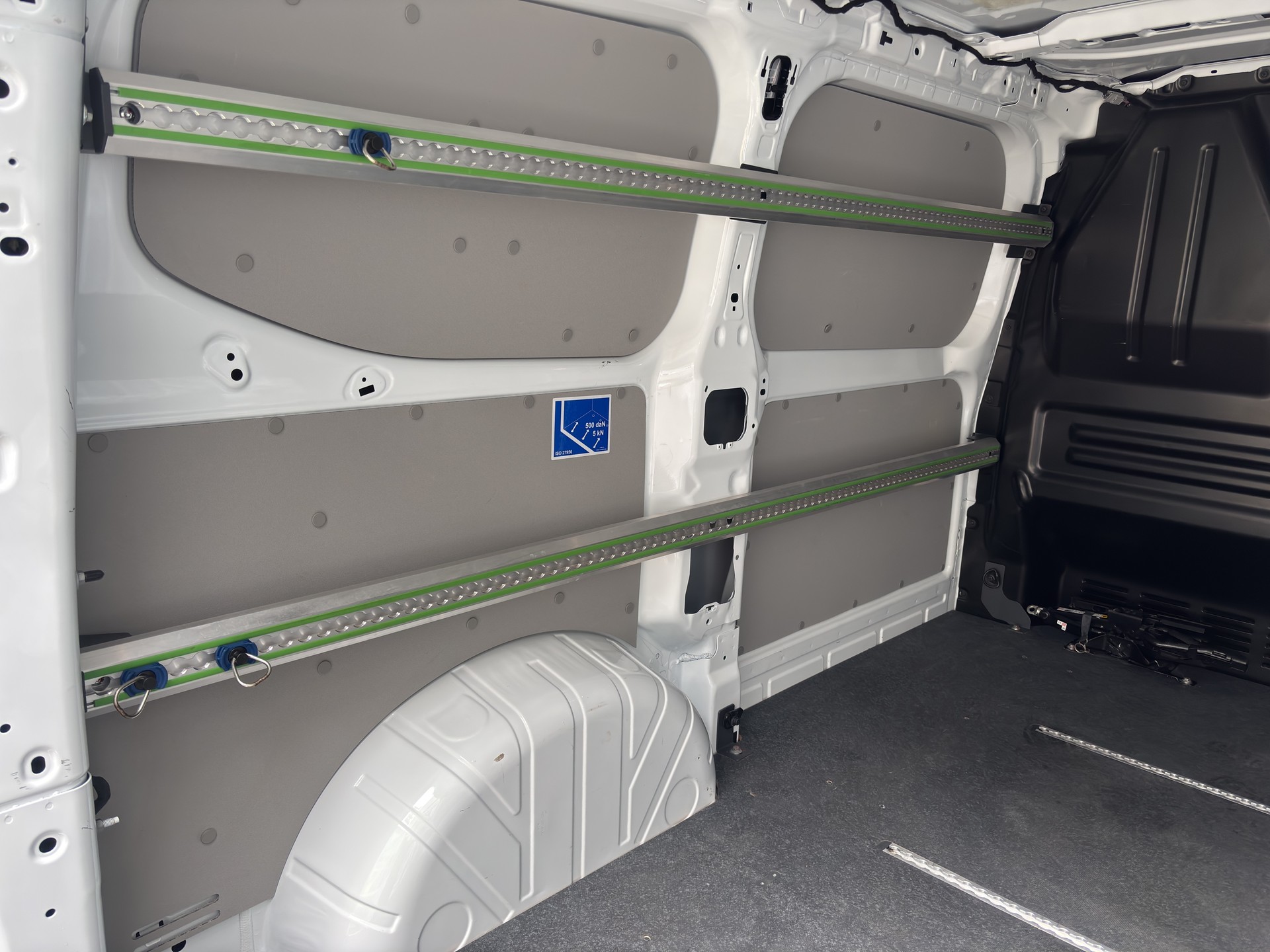 FORD Transit C Van 320 L1 2.0 EcoBlue 136 Trend-image-14