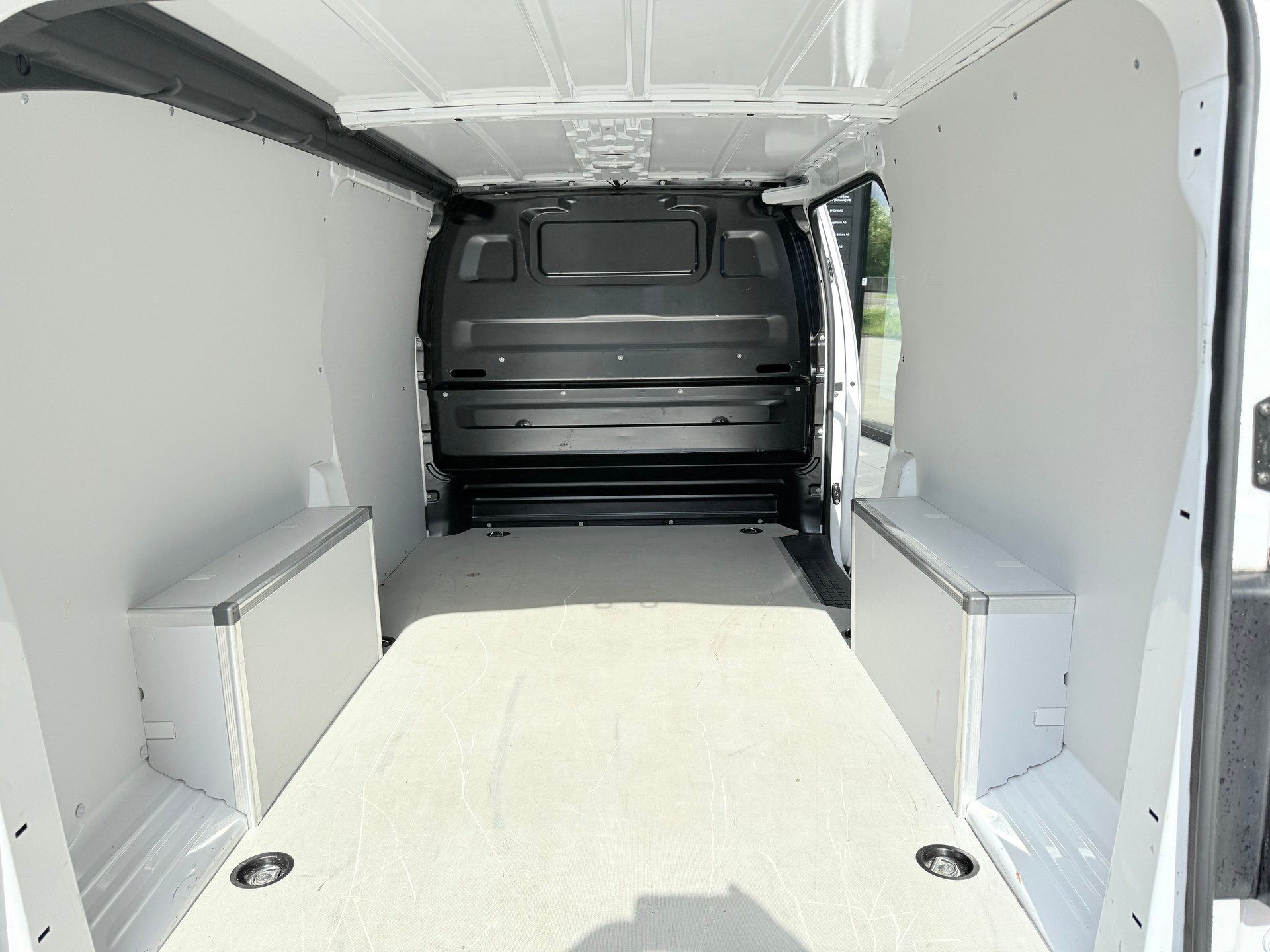 PEUGEOT Expert 2.0 BlueHDi 145 S&S Long EAT8-image-11