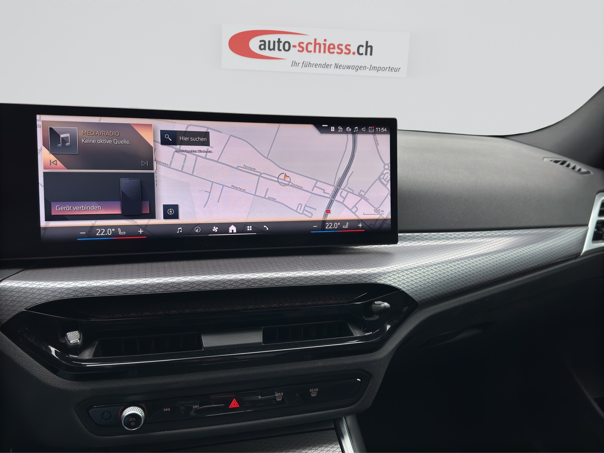 BMW 320d xDrive M Sport Steptronic-image-12