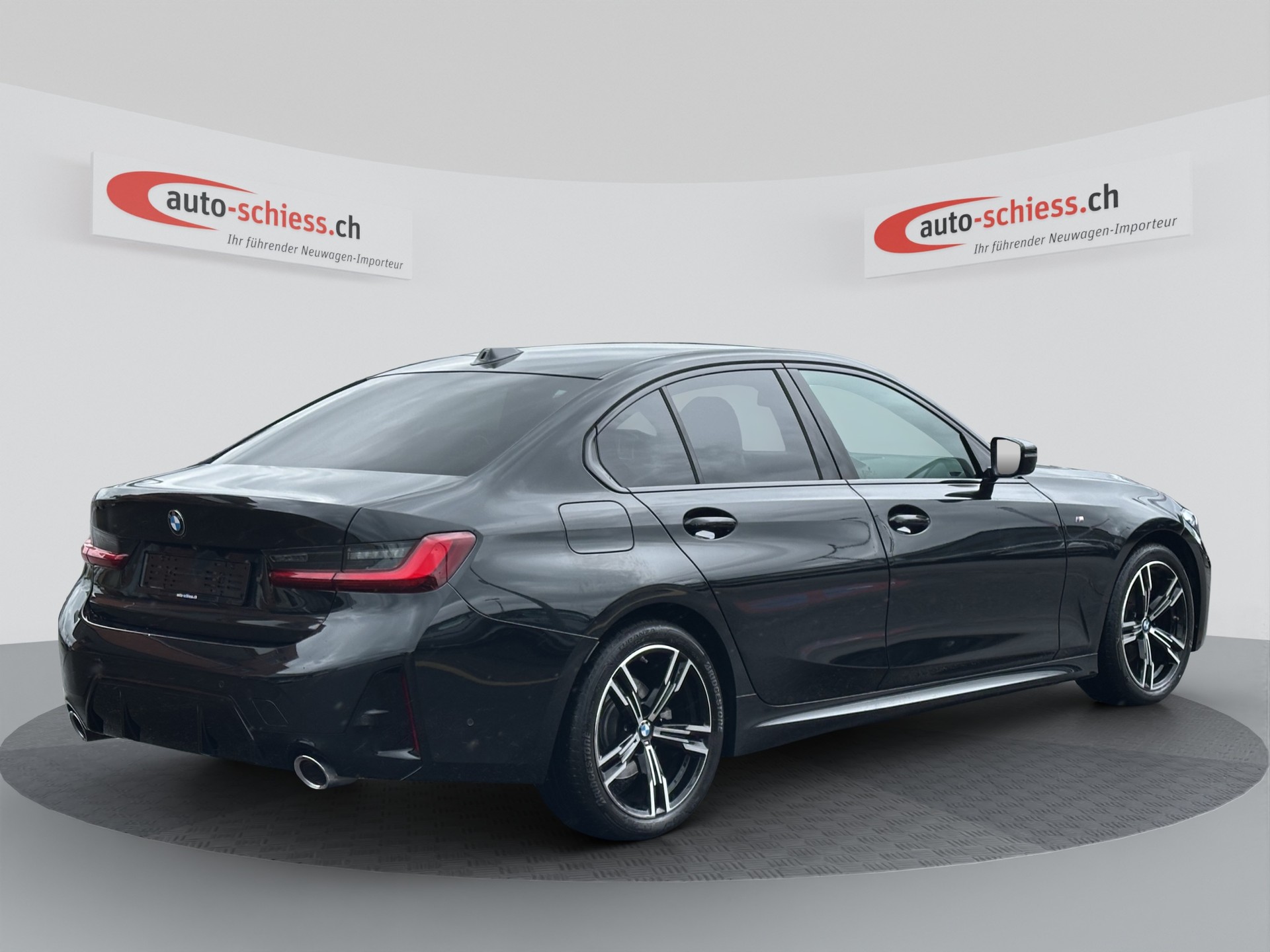 BMW 320d xDrive M Sport Steptronic-image-4