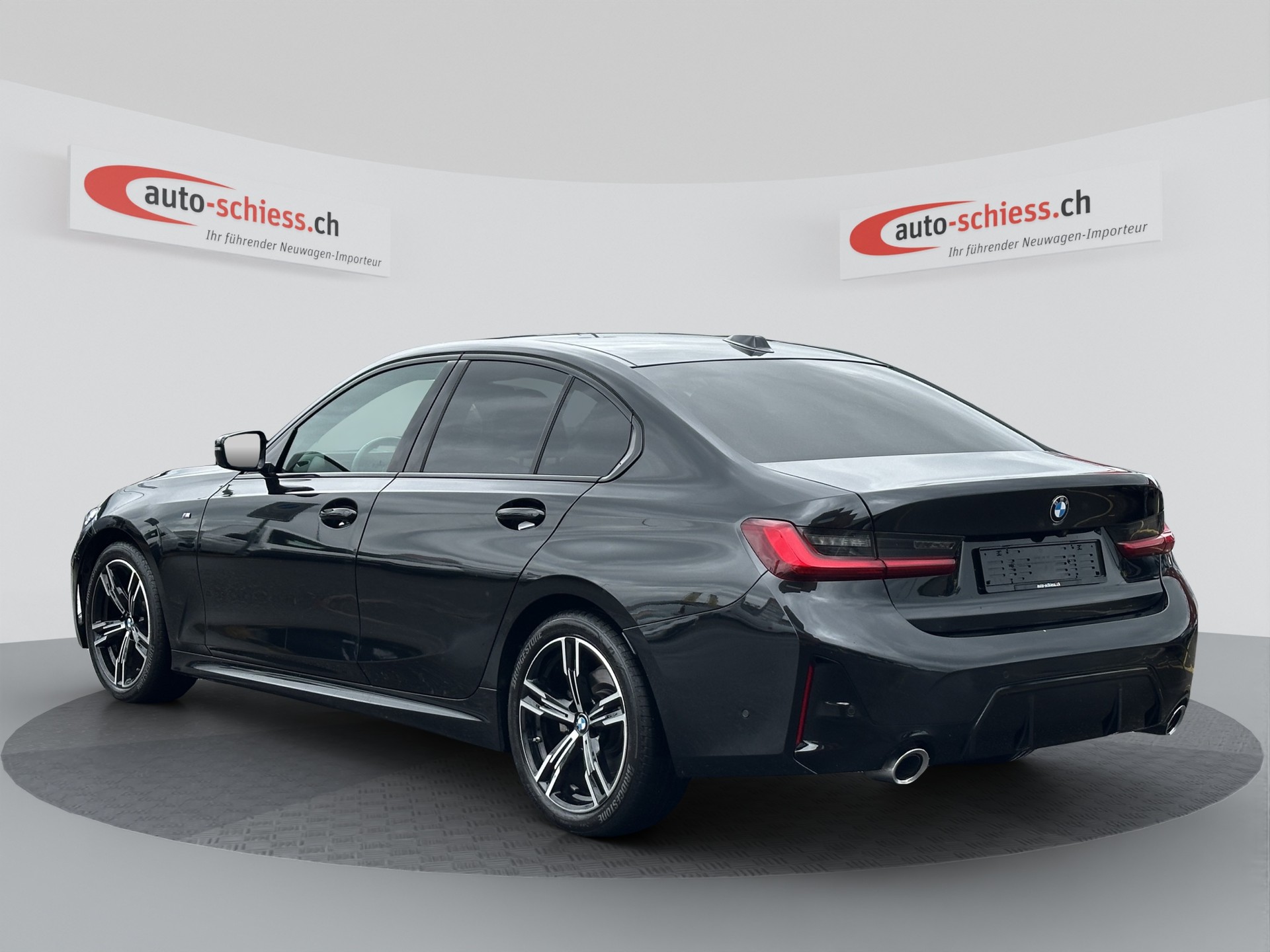 BMW 320d xDrive M Sport Steptronic-image-2